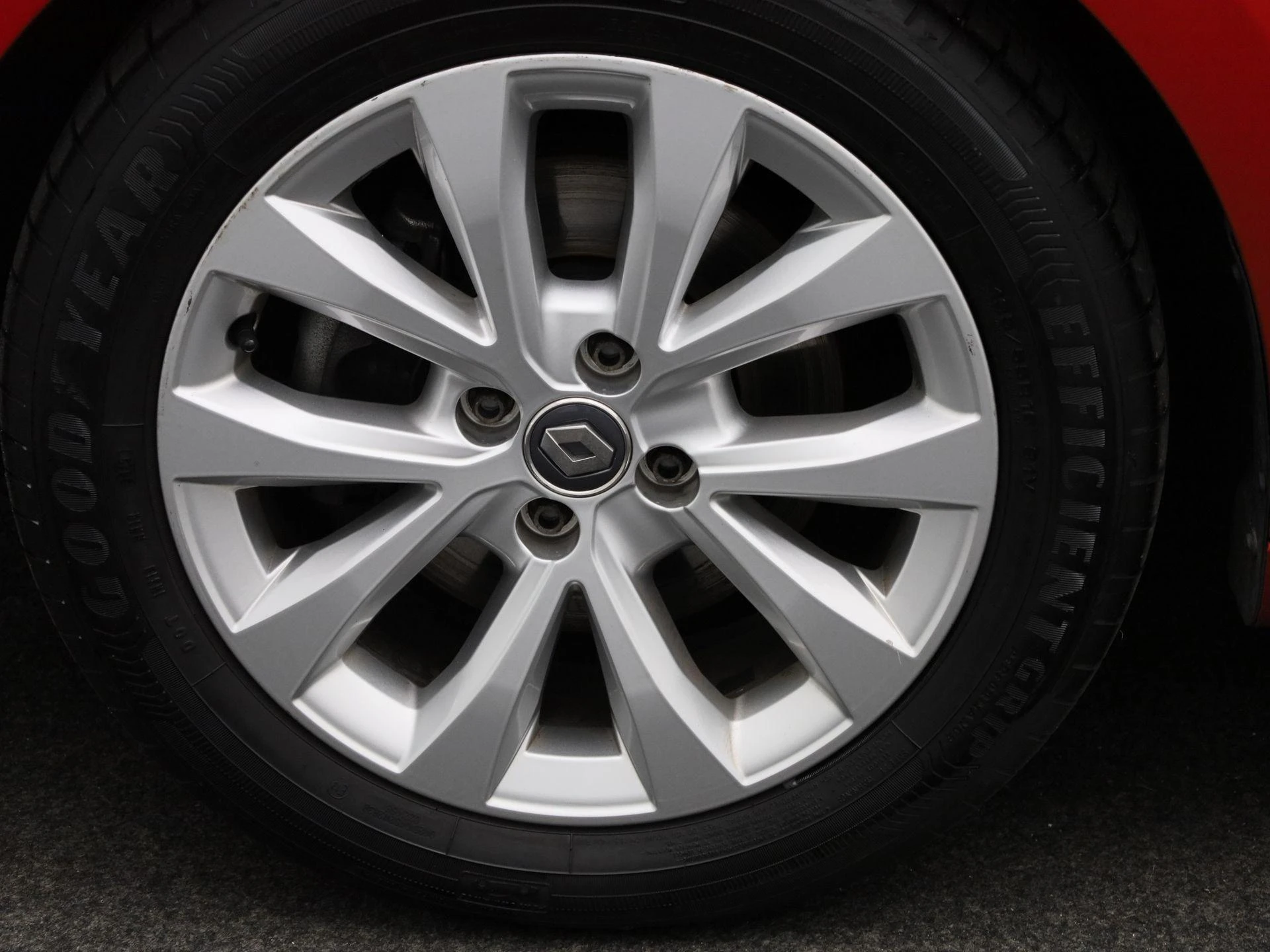 Renault-Clio-image-11