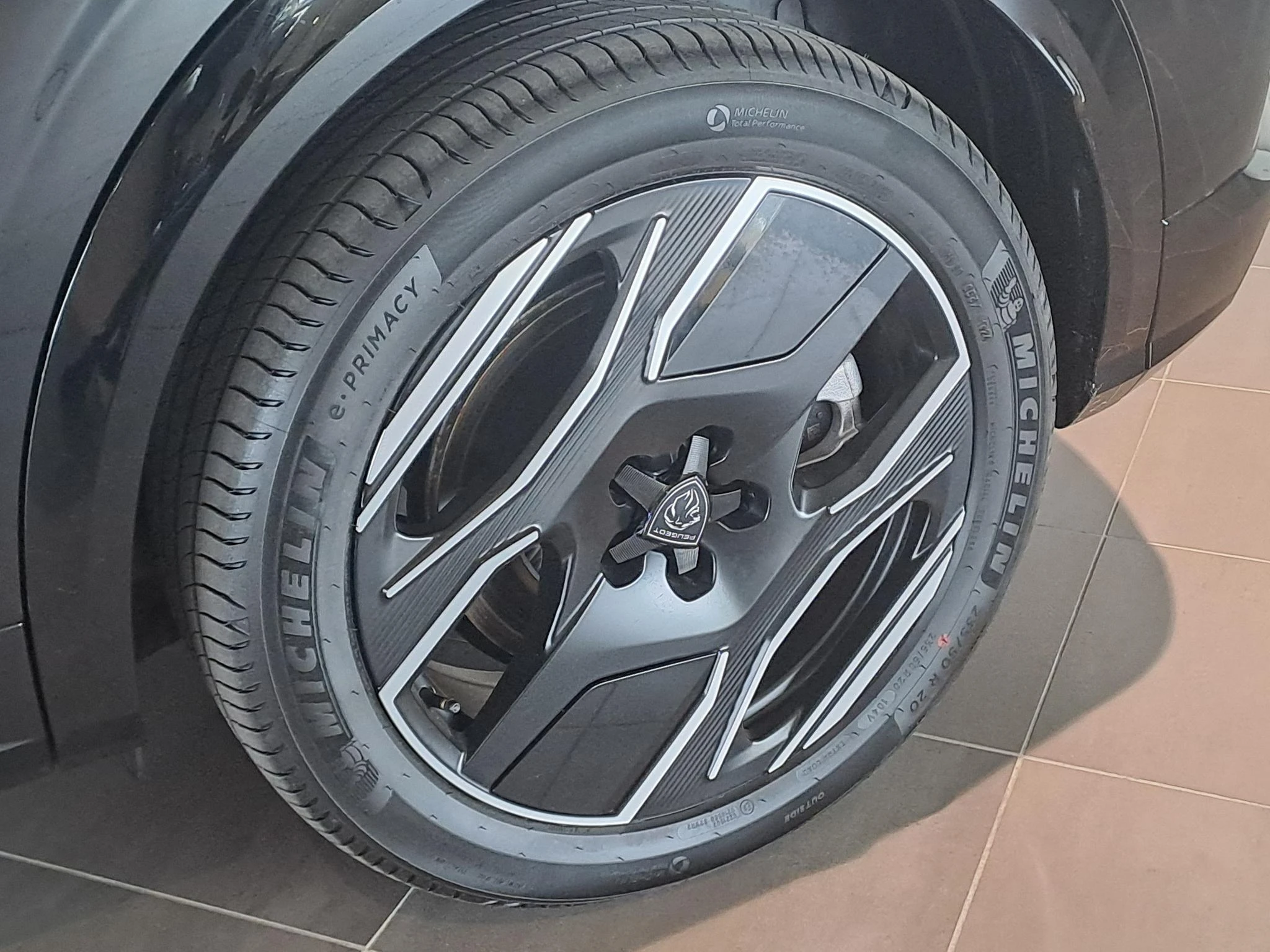 Peugeot-e-3008-image-8