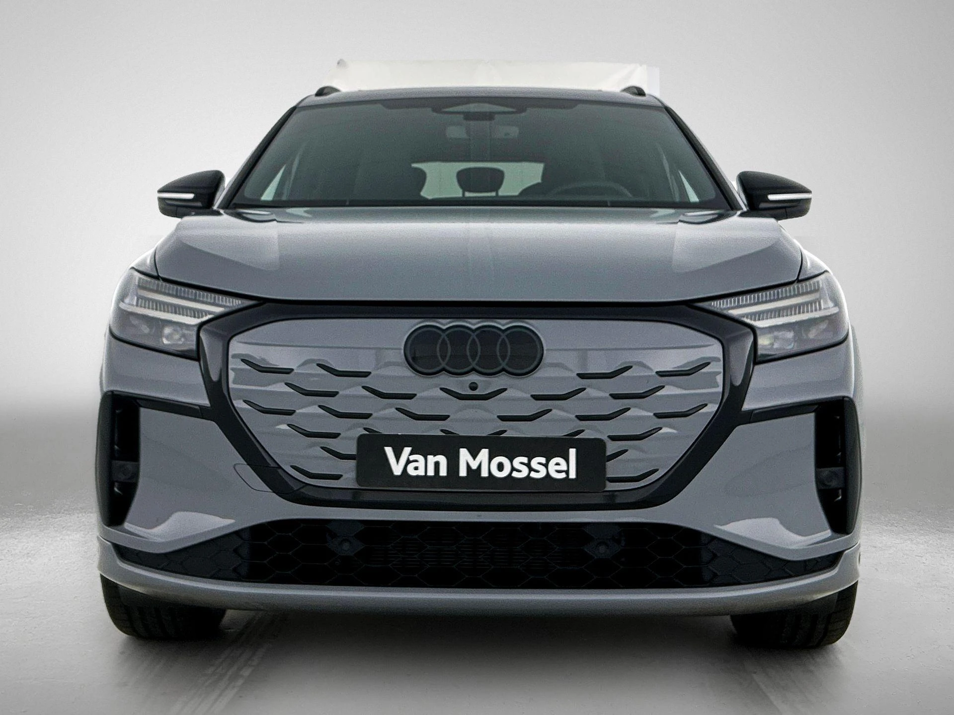 Audi-Q4 e-tron-image-4