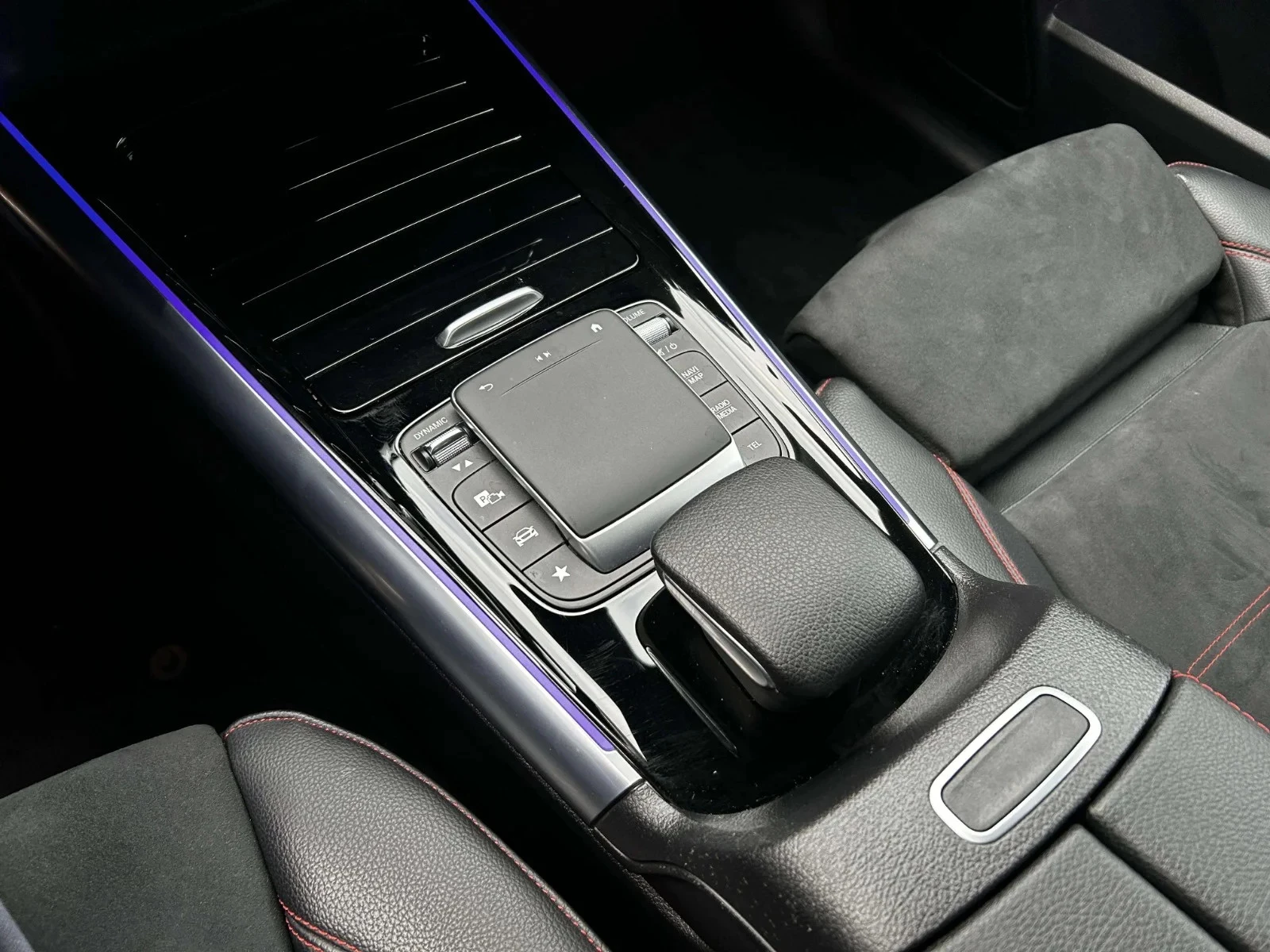 Mercedes-Benz-EQA-image-10