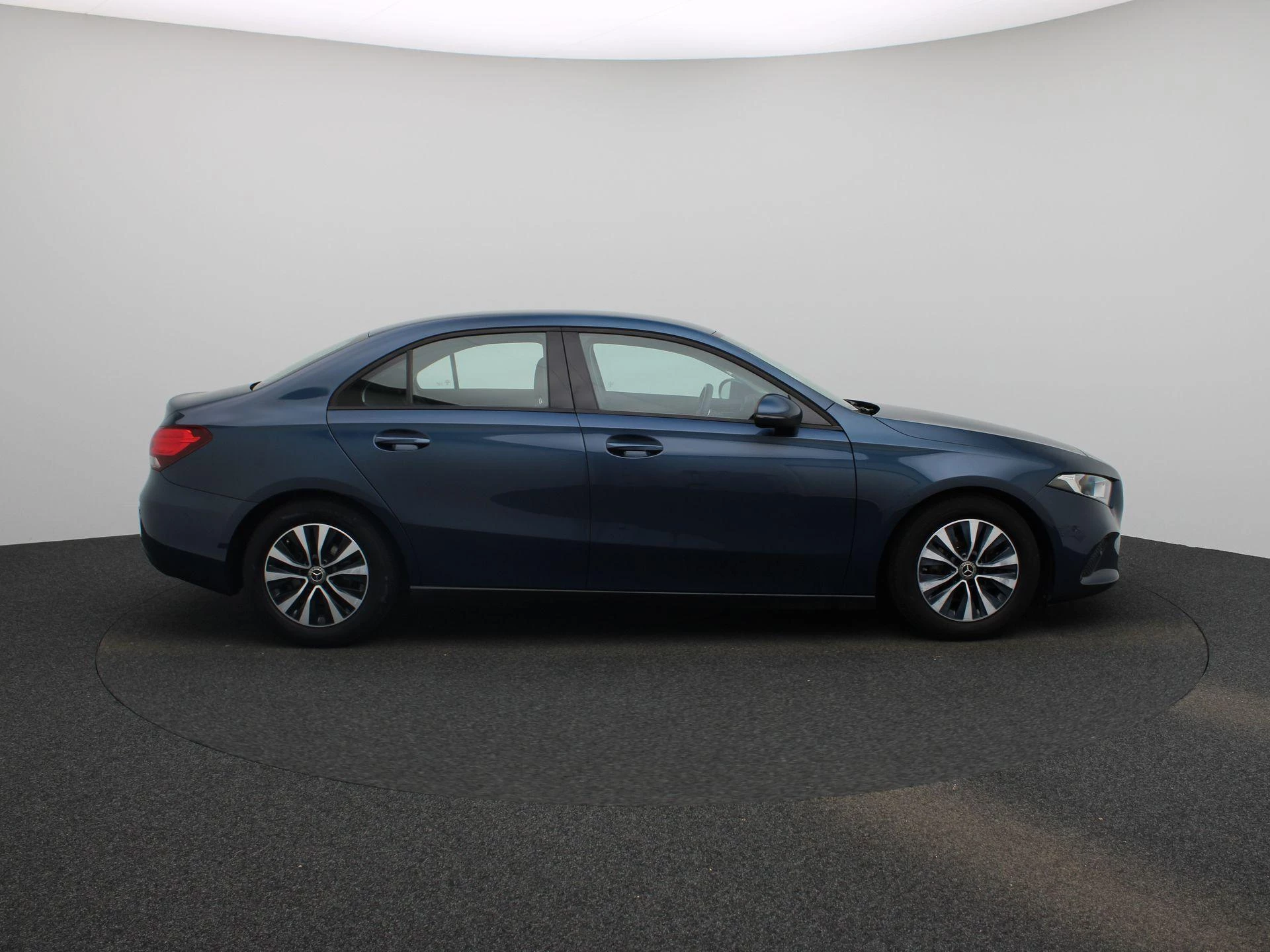 Mercedes-Benz-A-Klasse-image-5