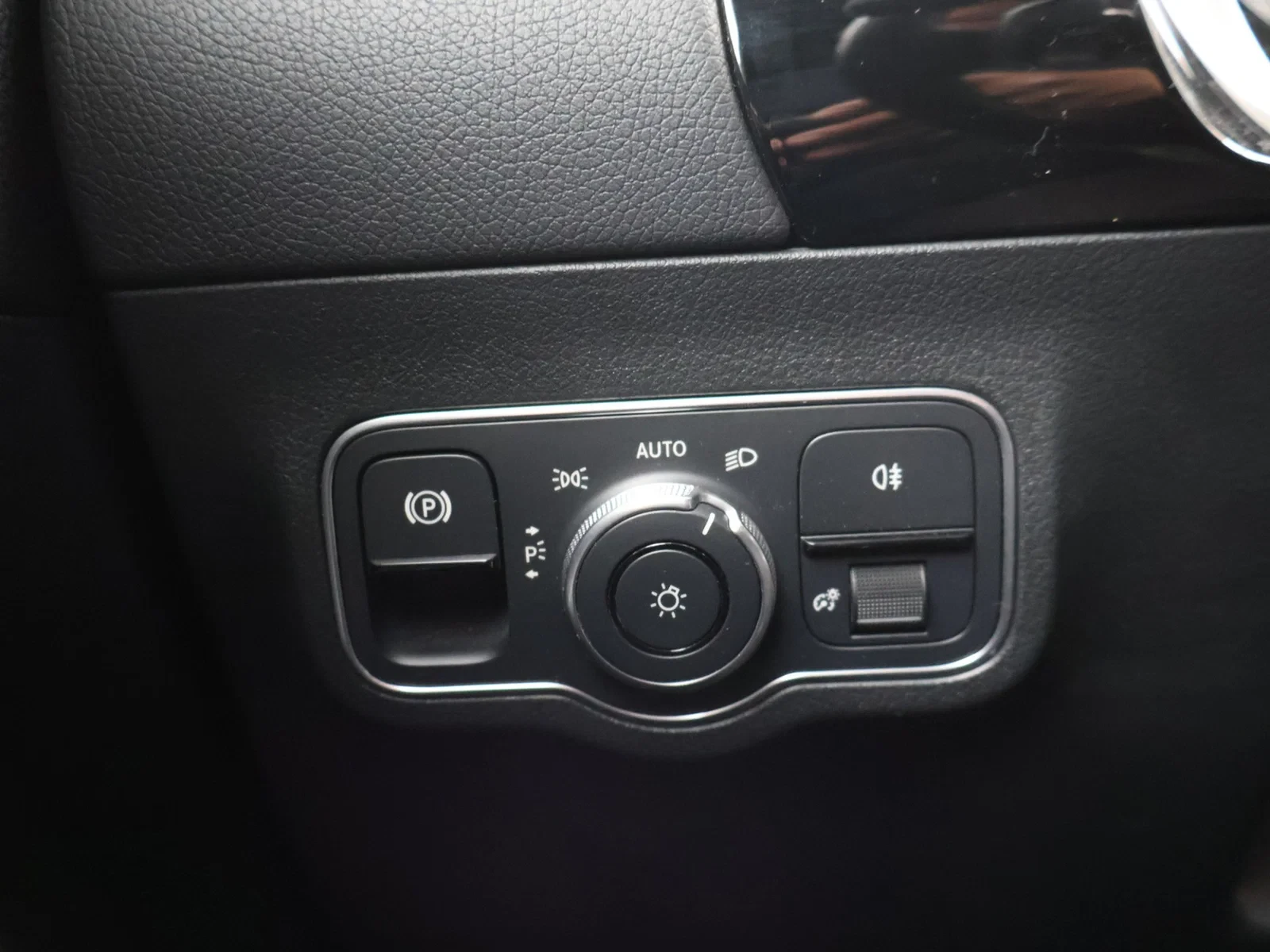 Mercedes-Benz GLA Classe (H247) AMG Line 163PK *AUTOMAAT*LEDER*ALCANTARA*CAMERA*PDC*CRUISE*APP-CONNECT*NAVI*KEYLESS GO*...*