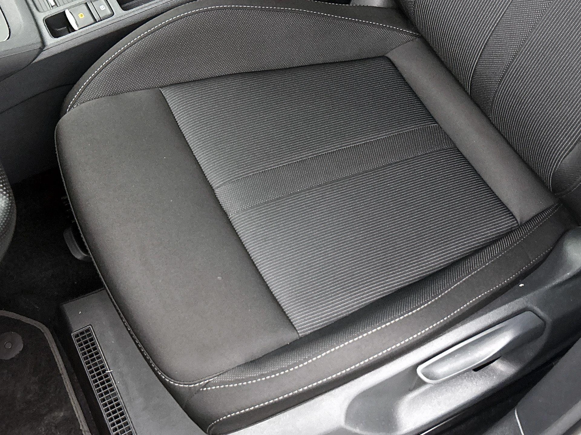 Škoda Octavia 1.0 e-TSI Sport Business