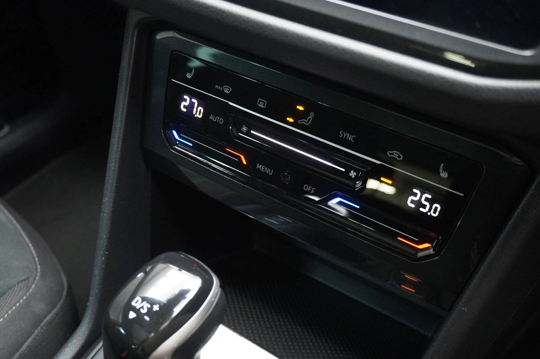 Volkswagen-Tiguan-image-26