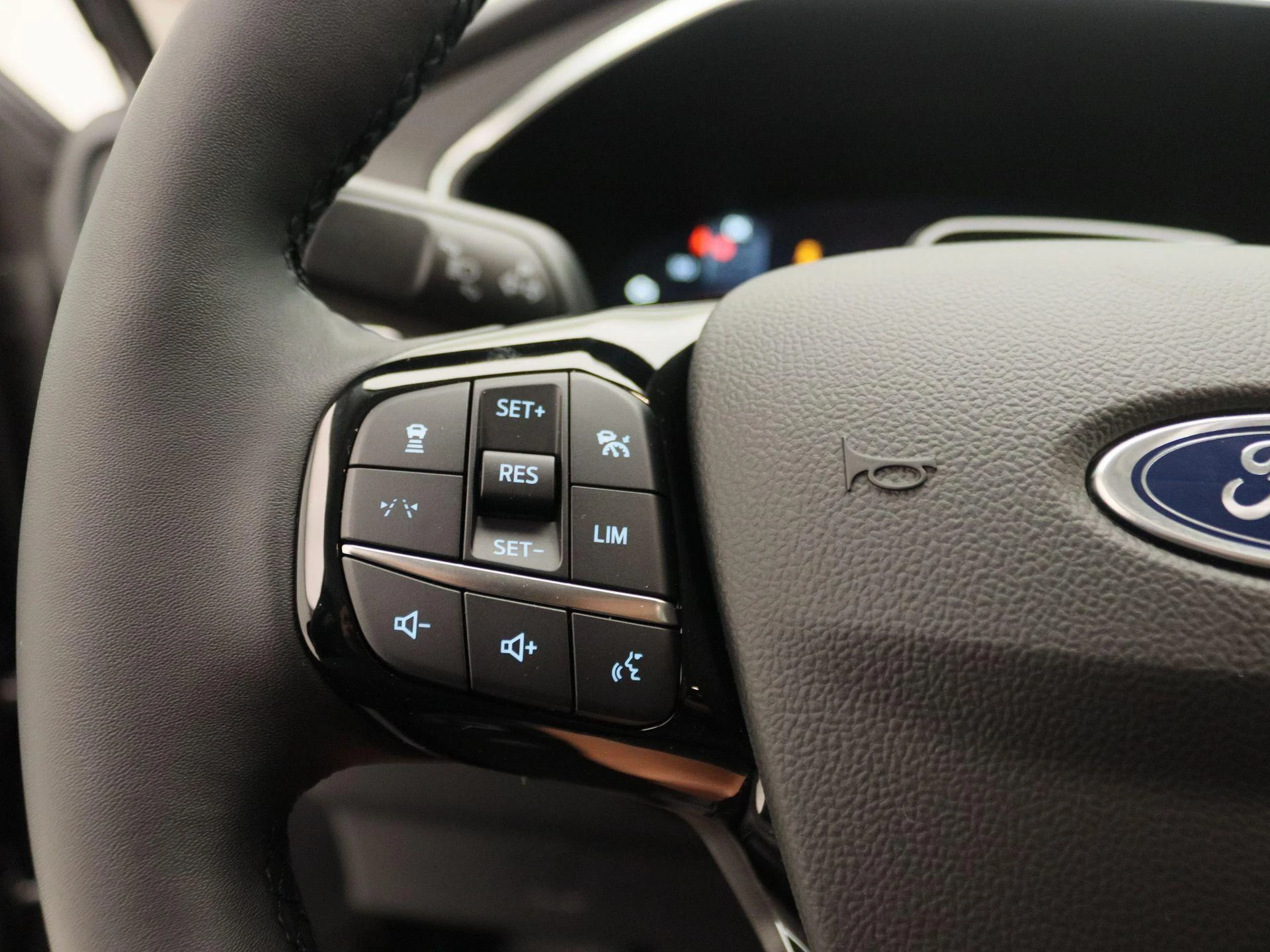 Ford-Kuga-image-18
