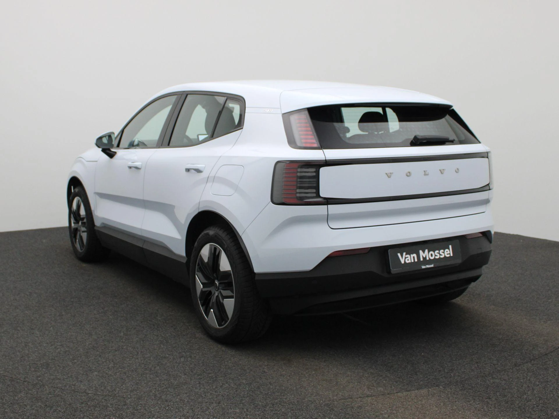 Volvo-EX30-image-1