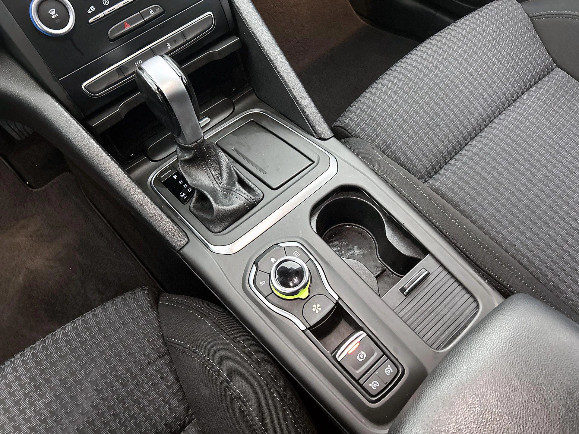 Renault-Talisman-image-29