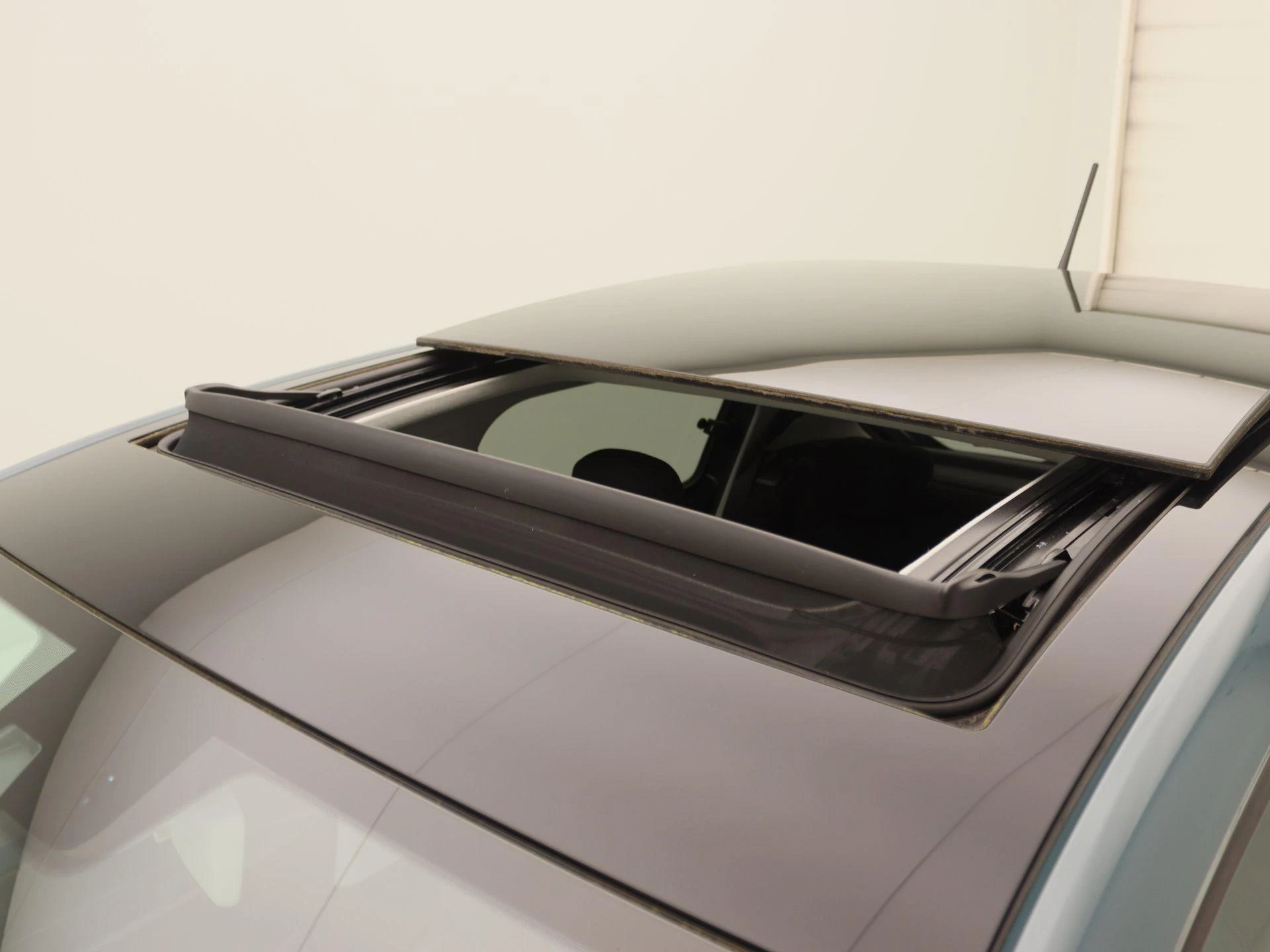 Volkswagen-up!-image-14