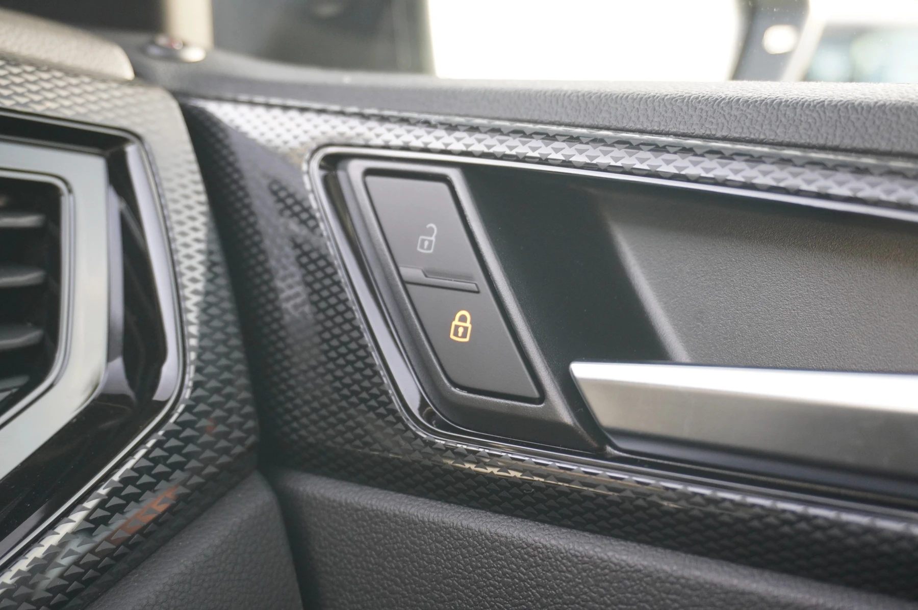 Volkswagen-Polo-image-33
