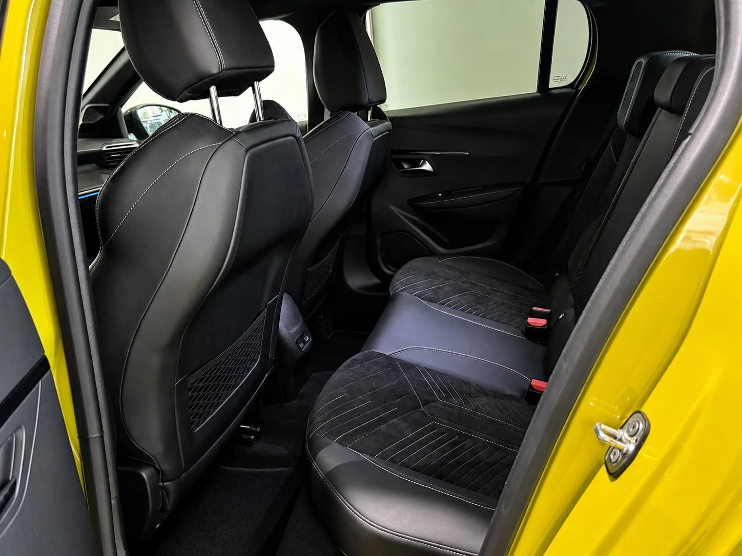 Peugeot e-208 EV GT 51 kWh