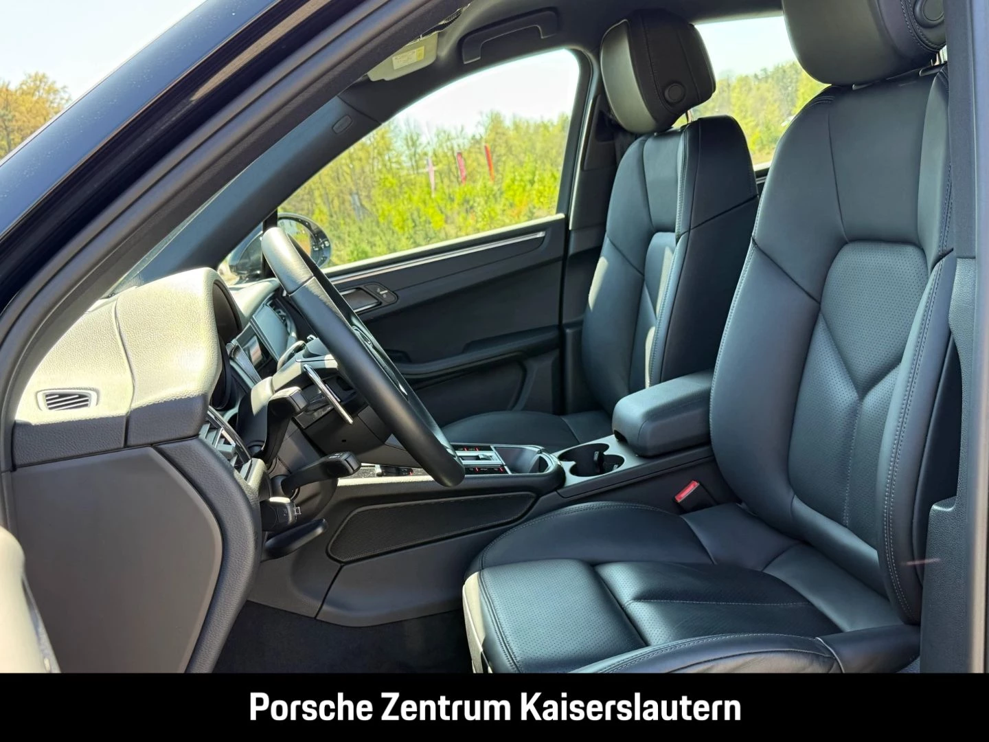 Porsche Macan Sportabgasanlage BOSE Luftfederung 20-Zoll -
