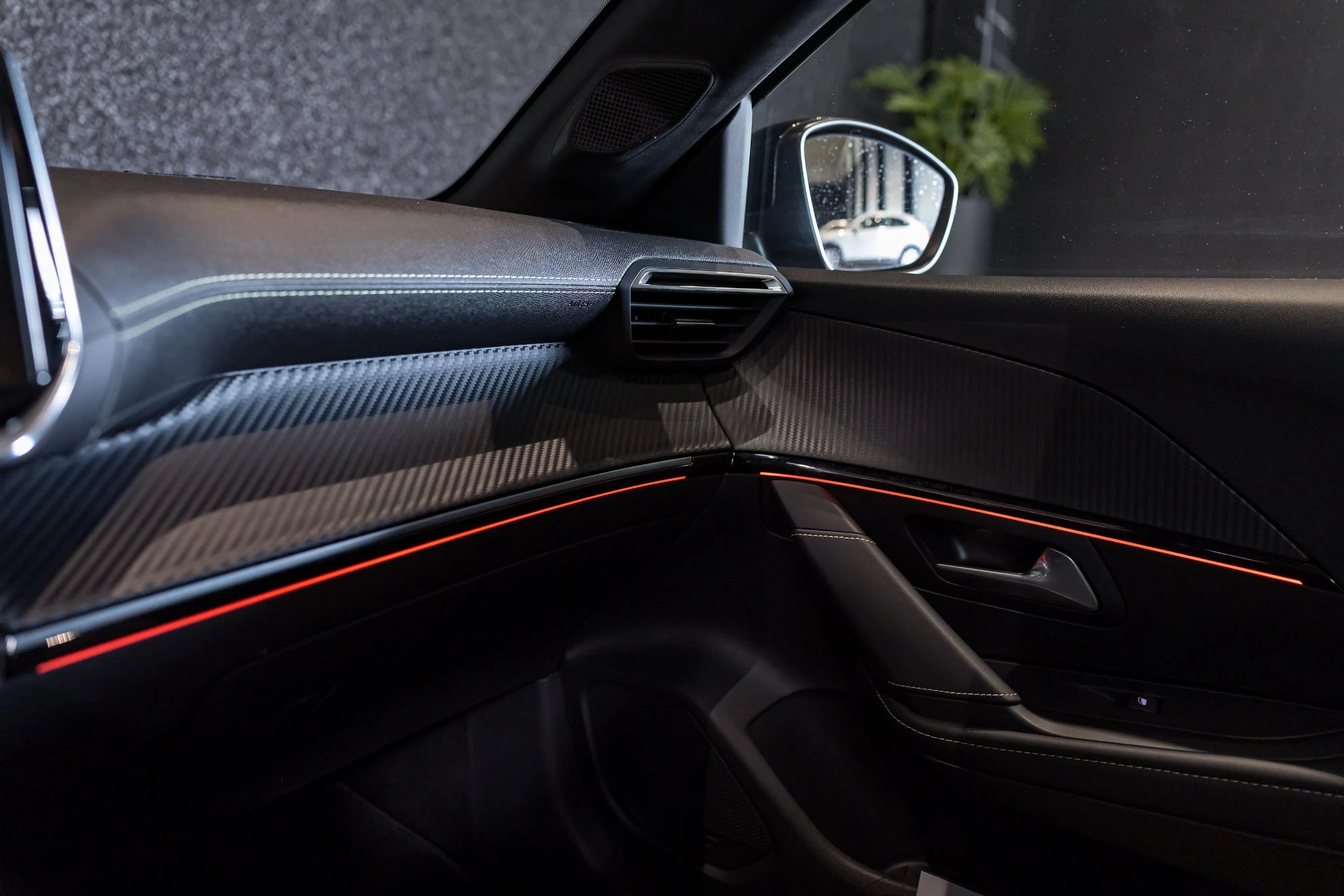 Peugeot-e-208-image-31