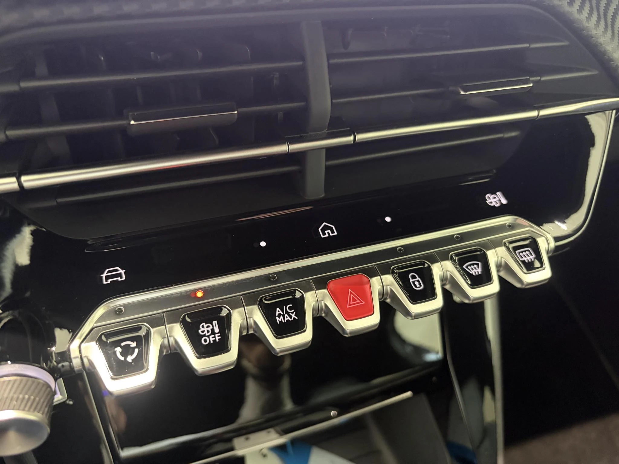 Peugeot-208-image-19