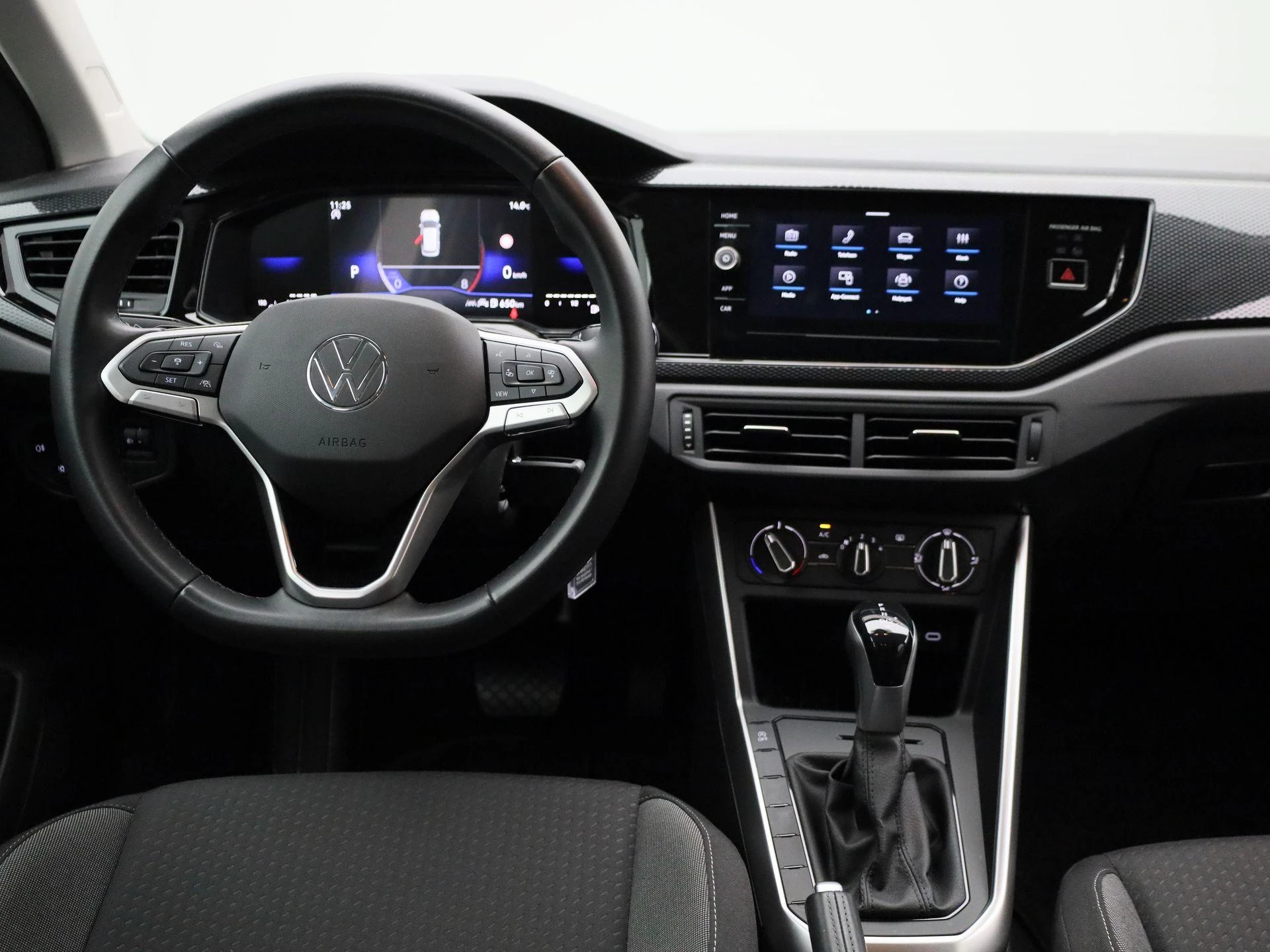Volkswagen-Polo-image-6