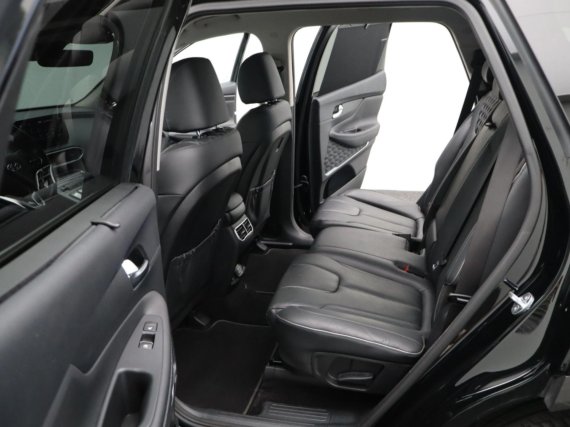 Hyundai-Santa Fe-image-11