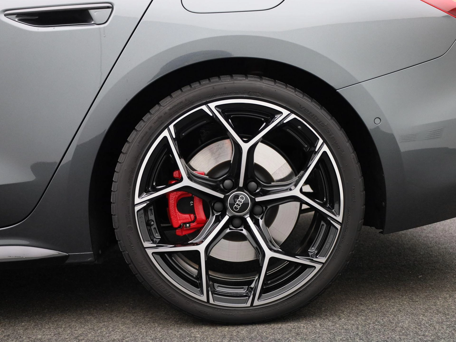 Audi A5 Avant 2.0 e-hybrid quattro S edition Competition