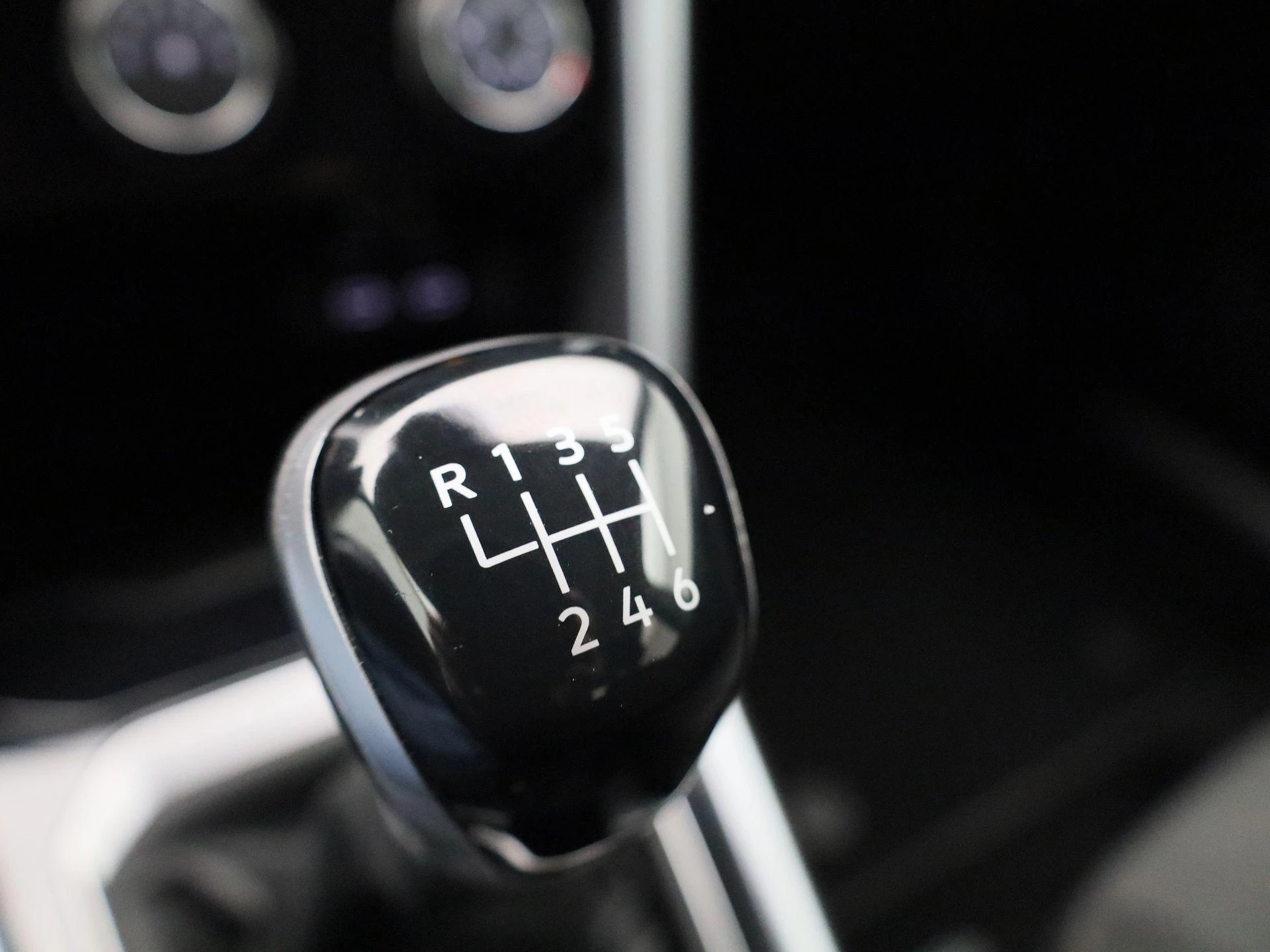 Volkswagen-T-Roc-image-22