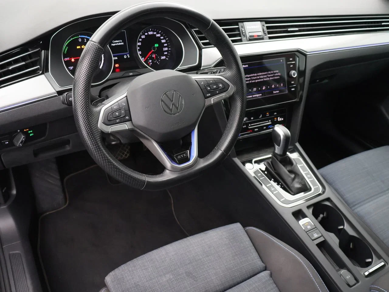 Volkswagen-Passat-image-7