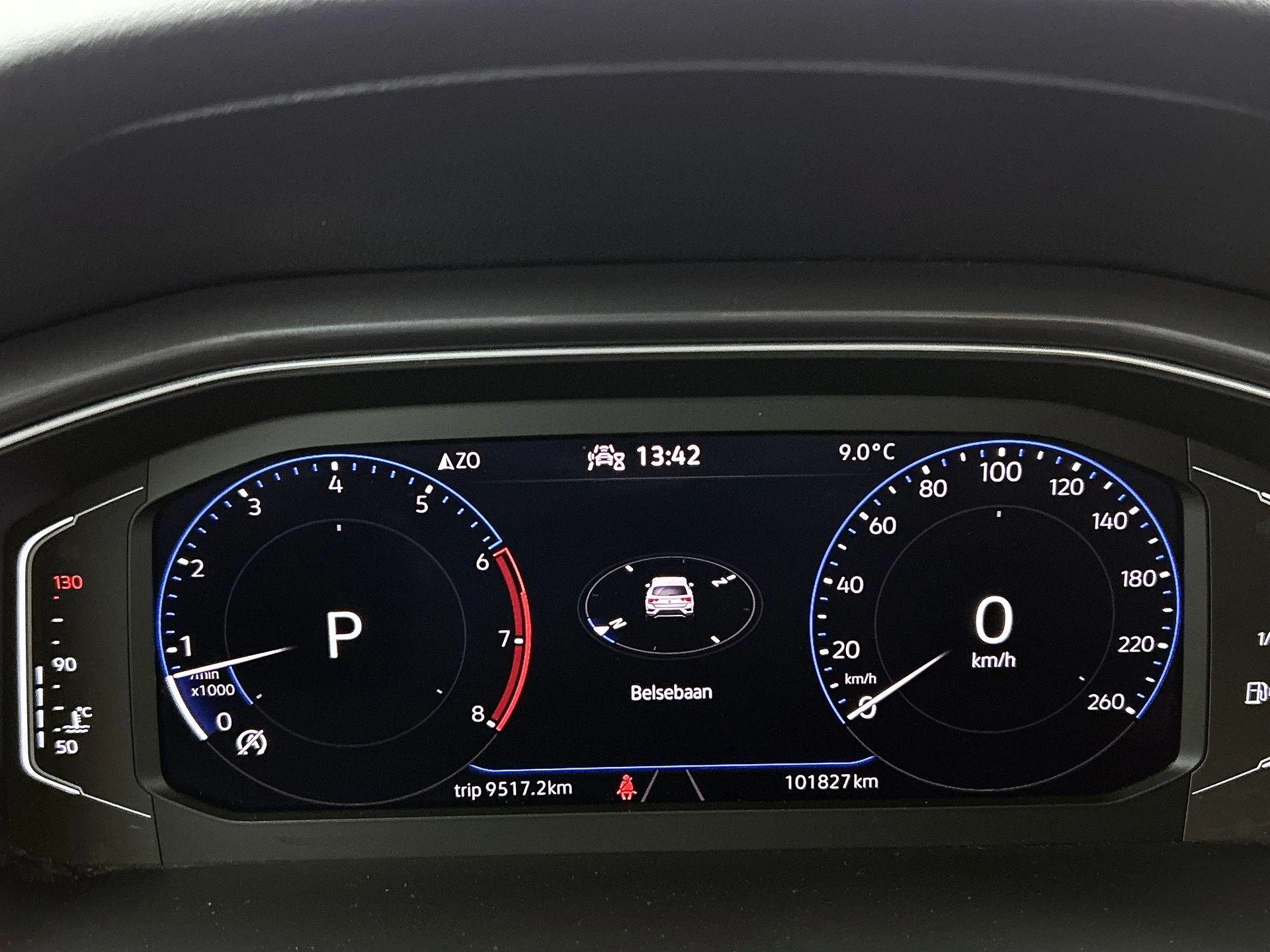 Volkswagen-T-Roc-image-17