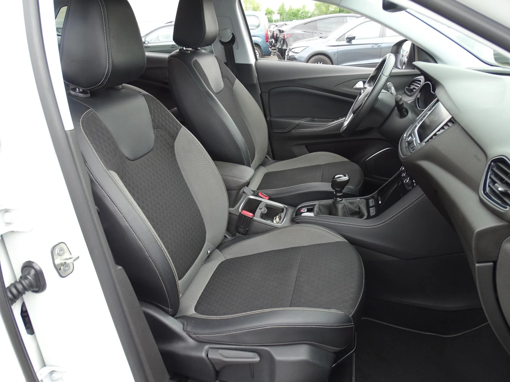 Opel-Grandland X-image-7