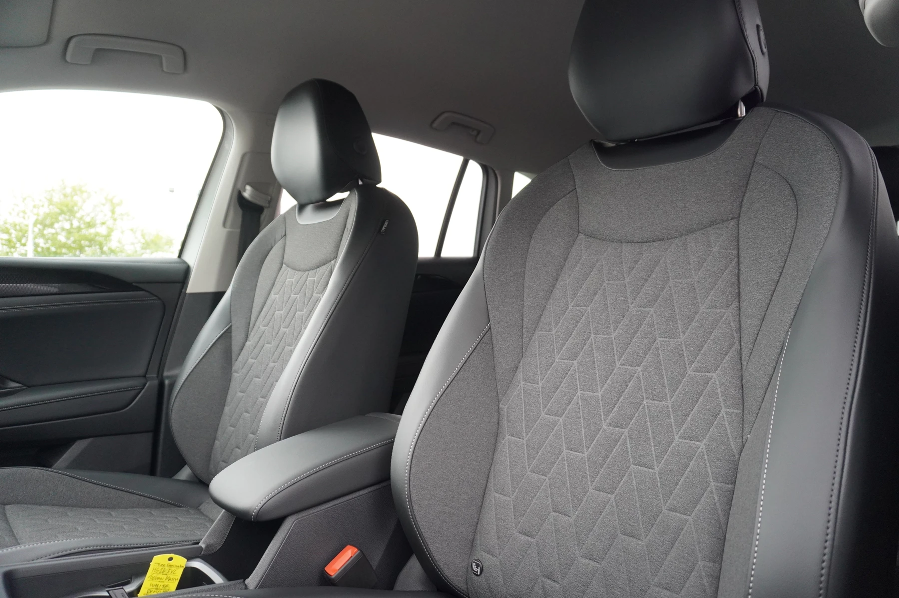 Volkswagen-Tiguan-image-9