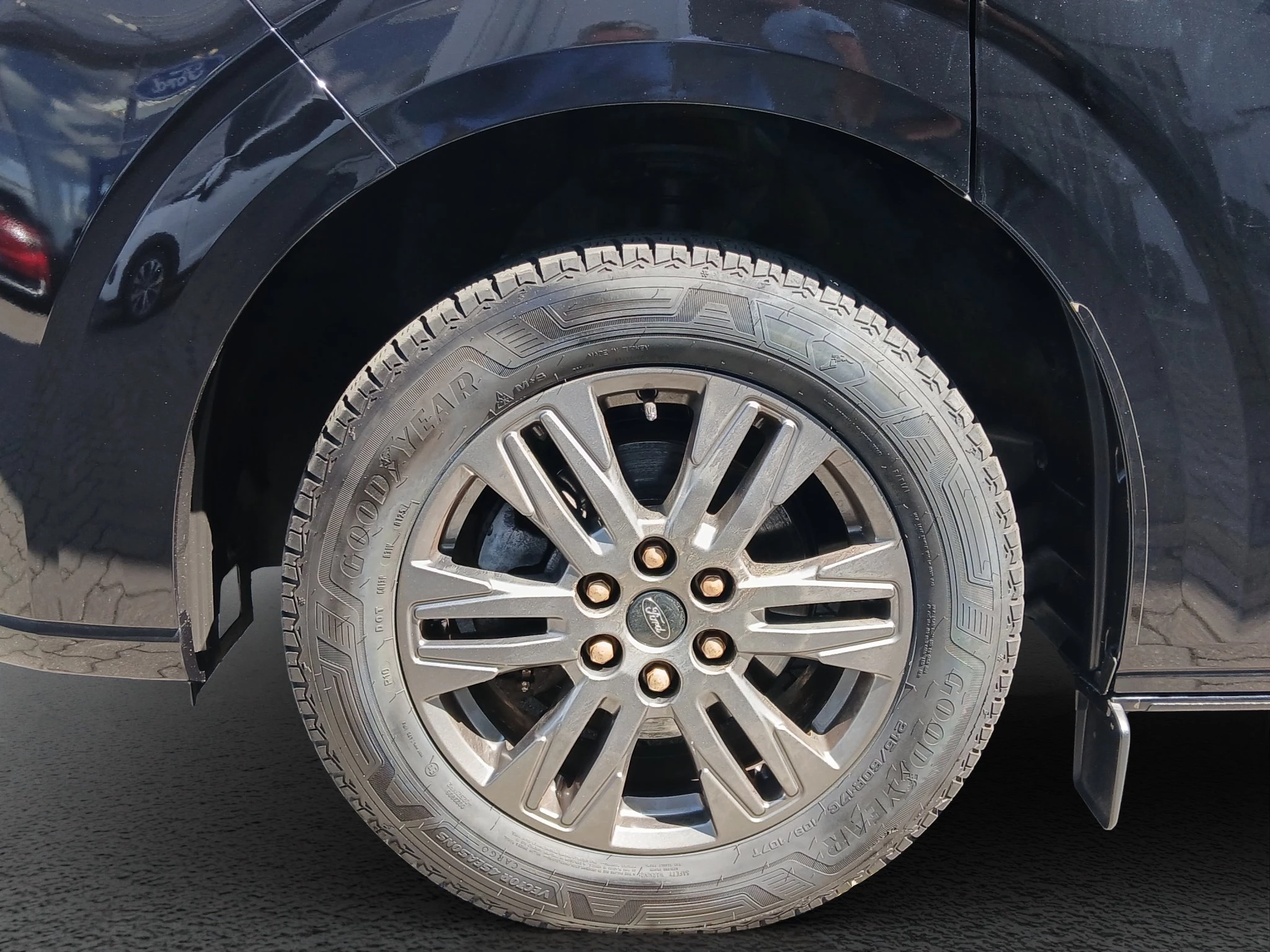 Ford-Tourneo Custom-image-8