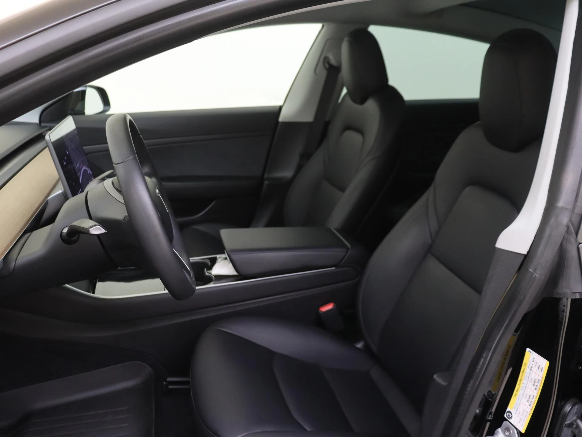 Tesla-Model 3-image-14