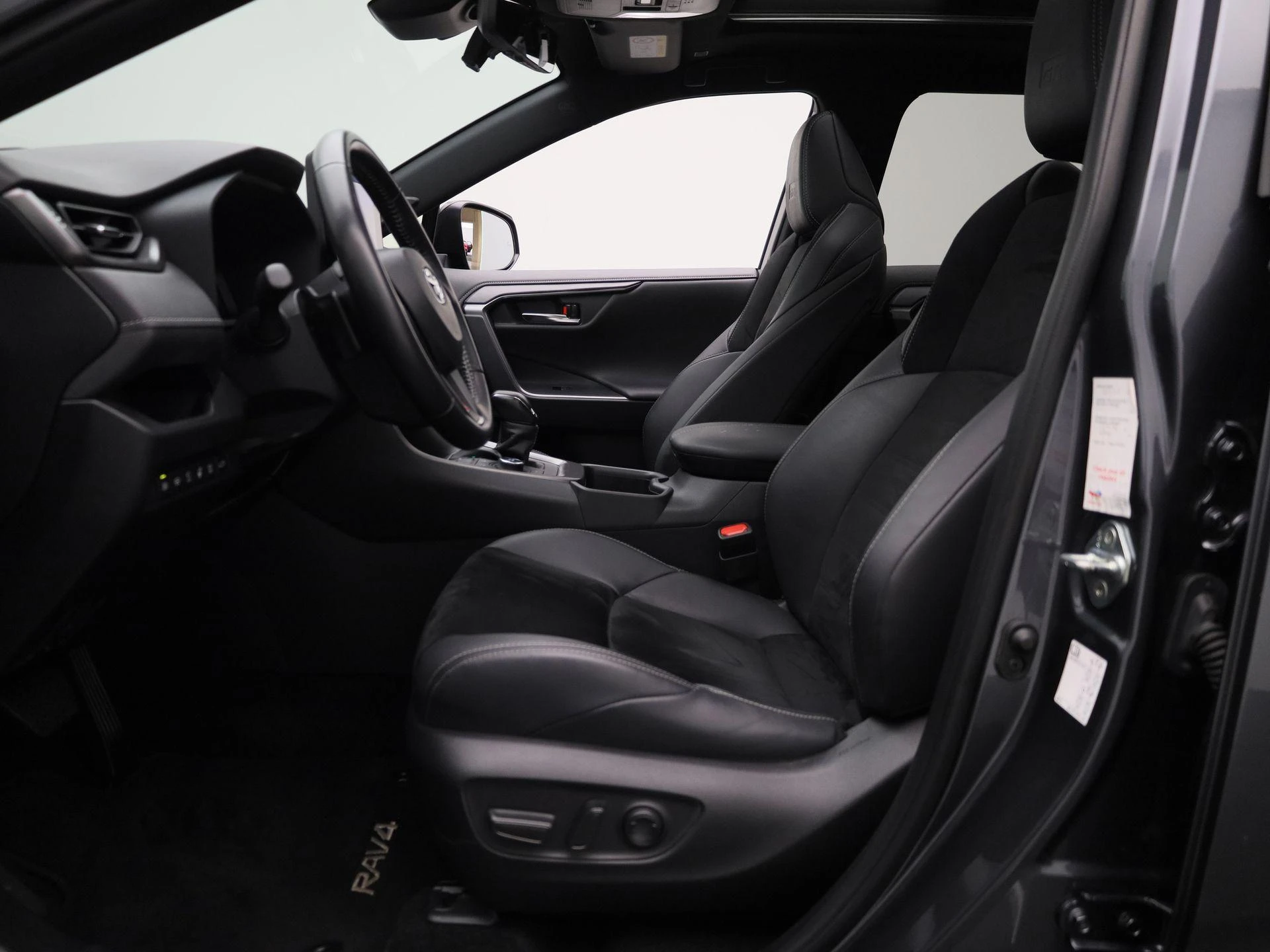 Toyota-RAV4-image-9