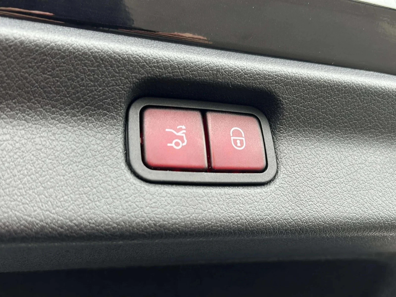 Mercedes-Benz-EQE-image-22