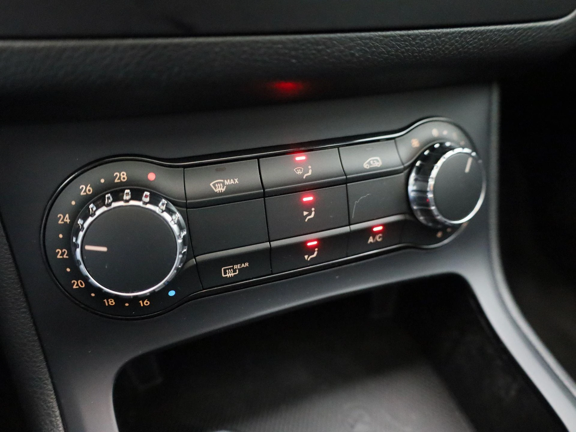 Mercedes-Benz-B-Klasse-image-22