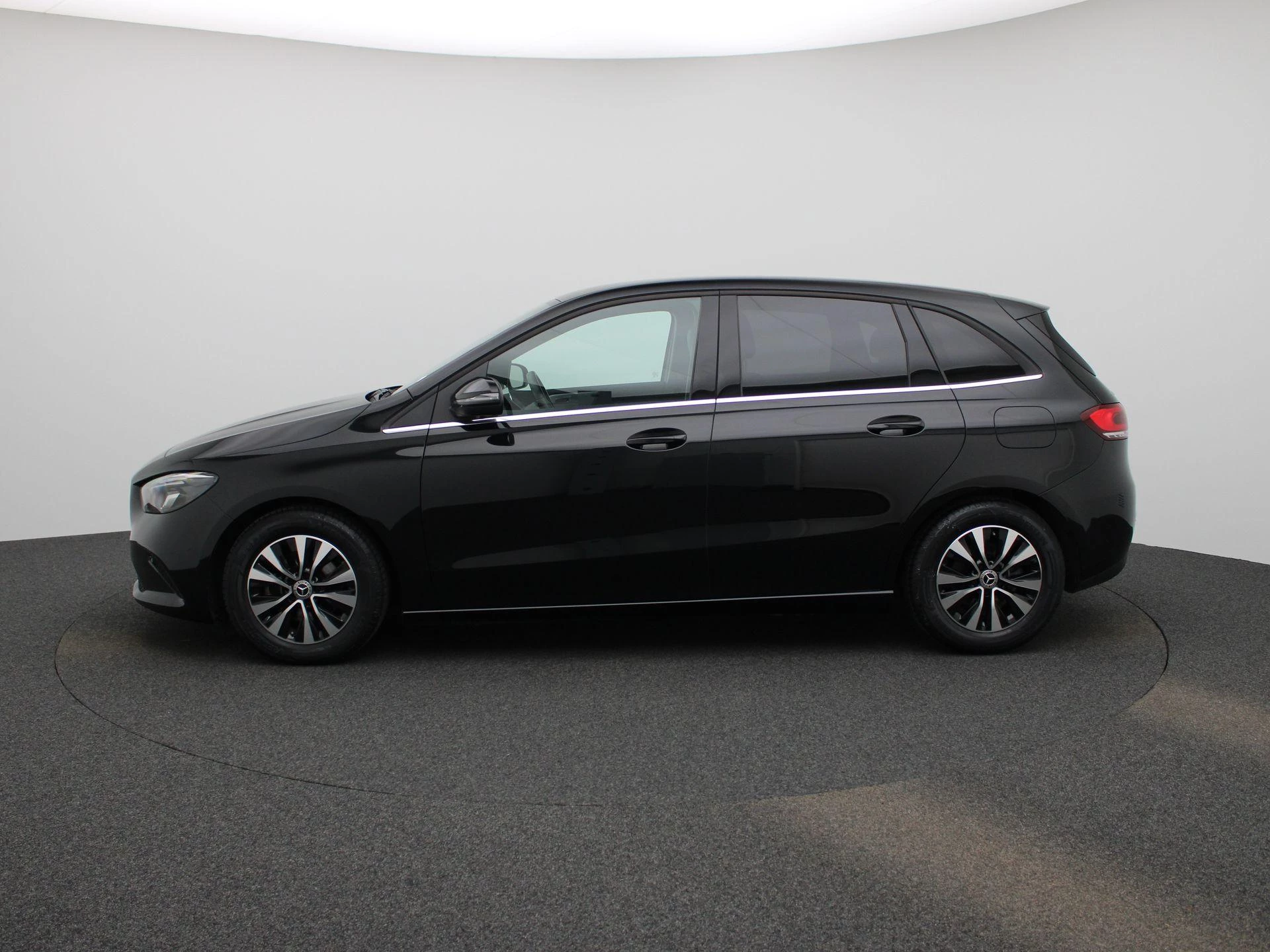Mercedes-Benz-B-Klasse-image-3
