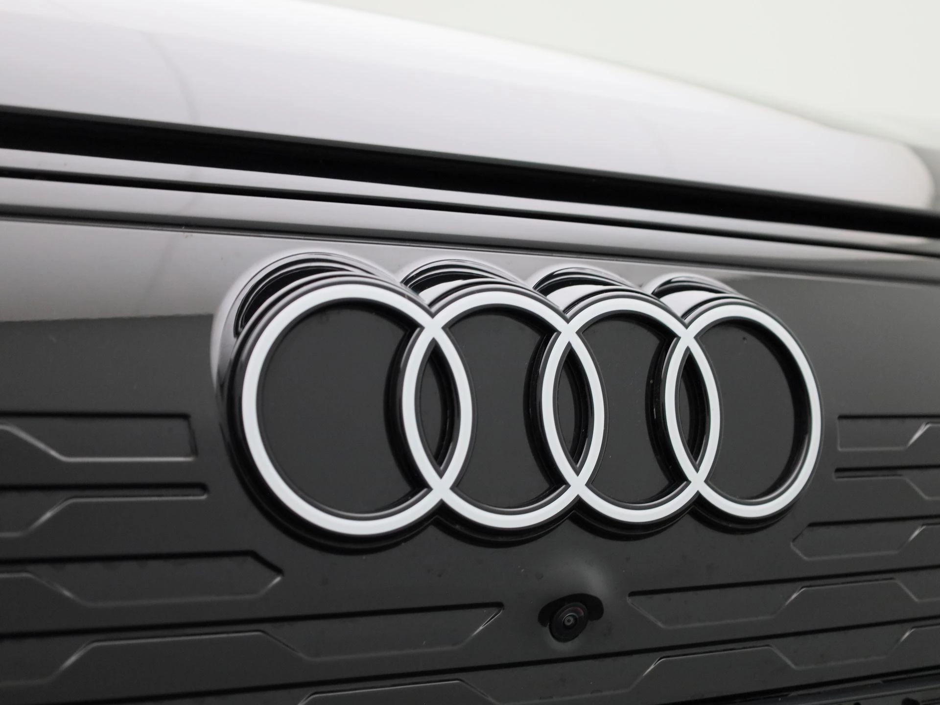 Audi-Q6 e-tron-image-51