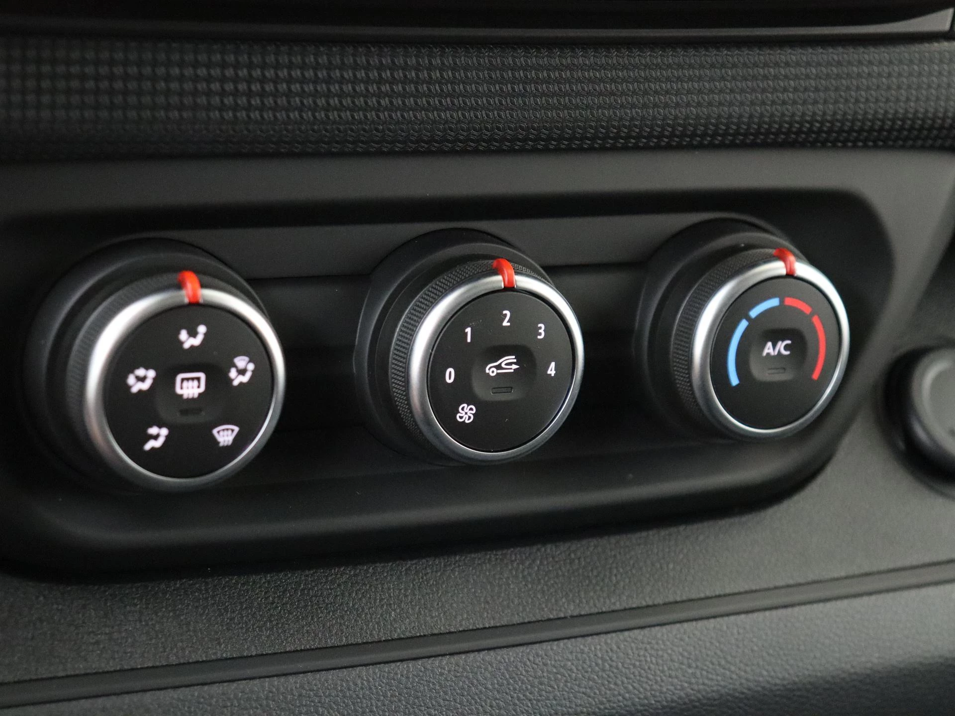 Renault-Trafic-image-16