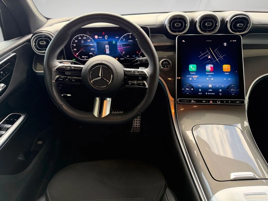 Mercedes-Benz-GLC 300 d-image-10