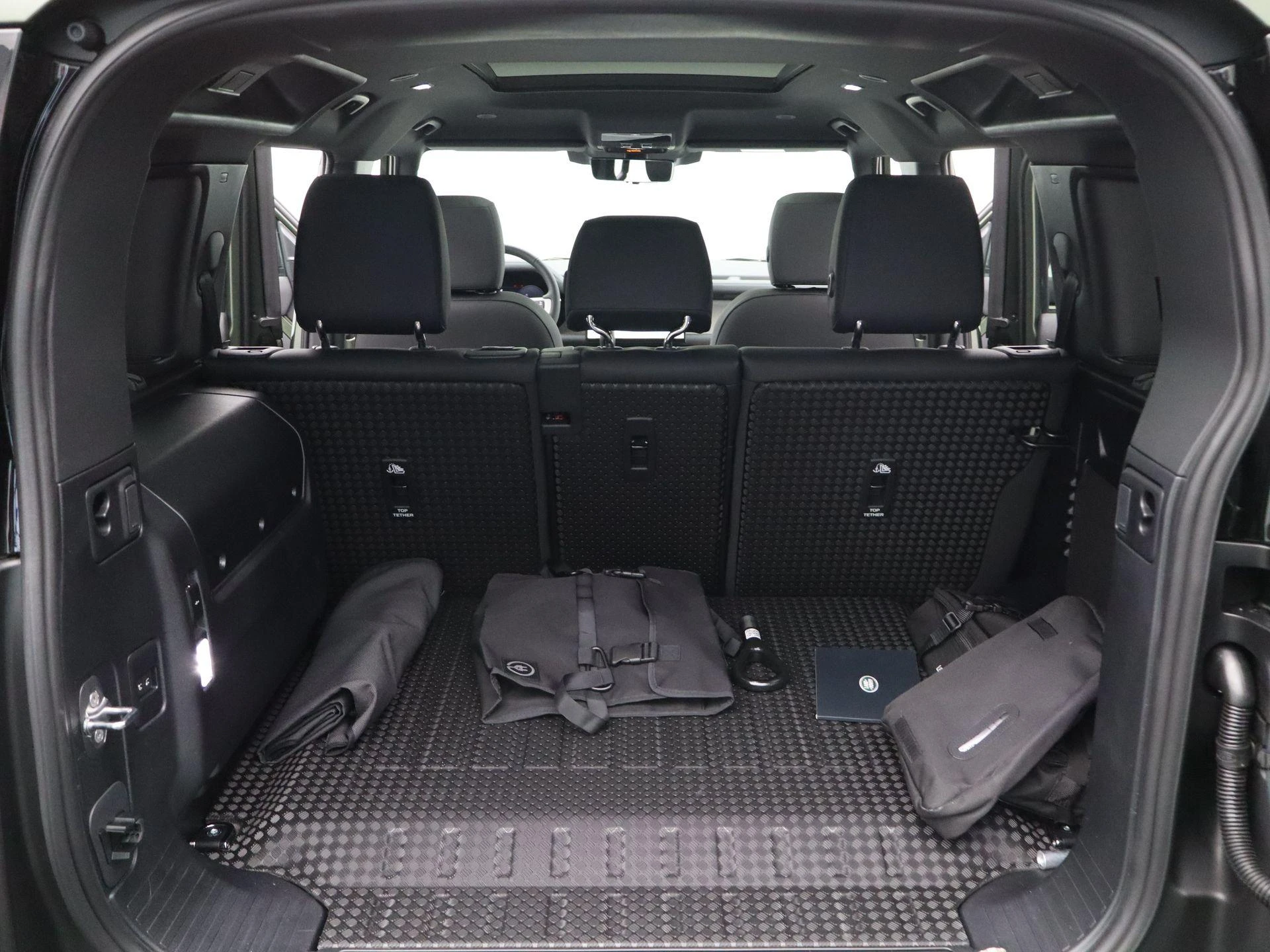 Land Rover-Defender-image-14