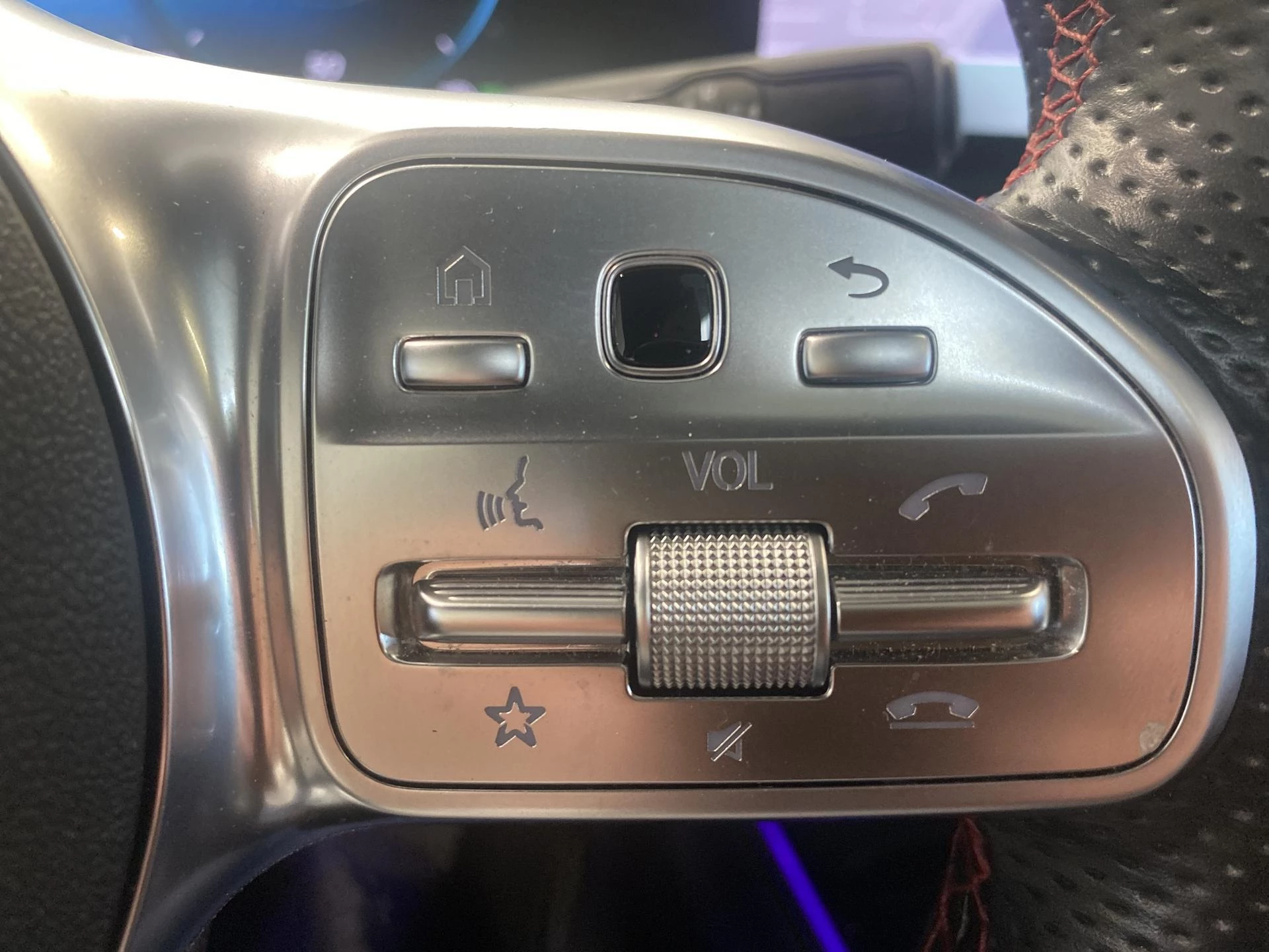 Mercedes-Benz-EQA-image-20