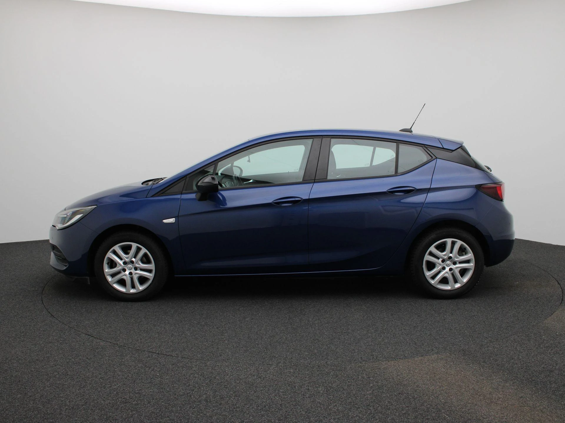Opel-Astra-image-3