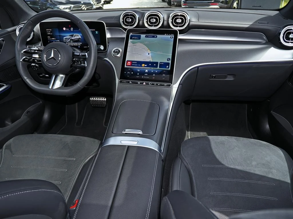 Mercedes-Benz-GLC 220 d-image-12