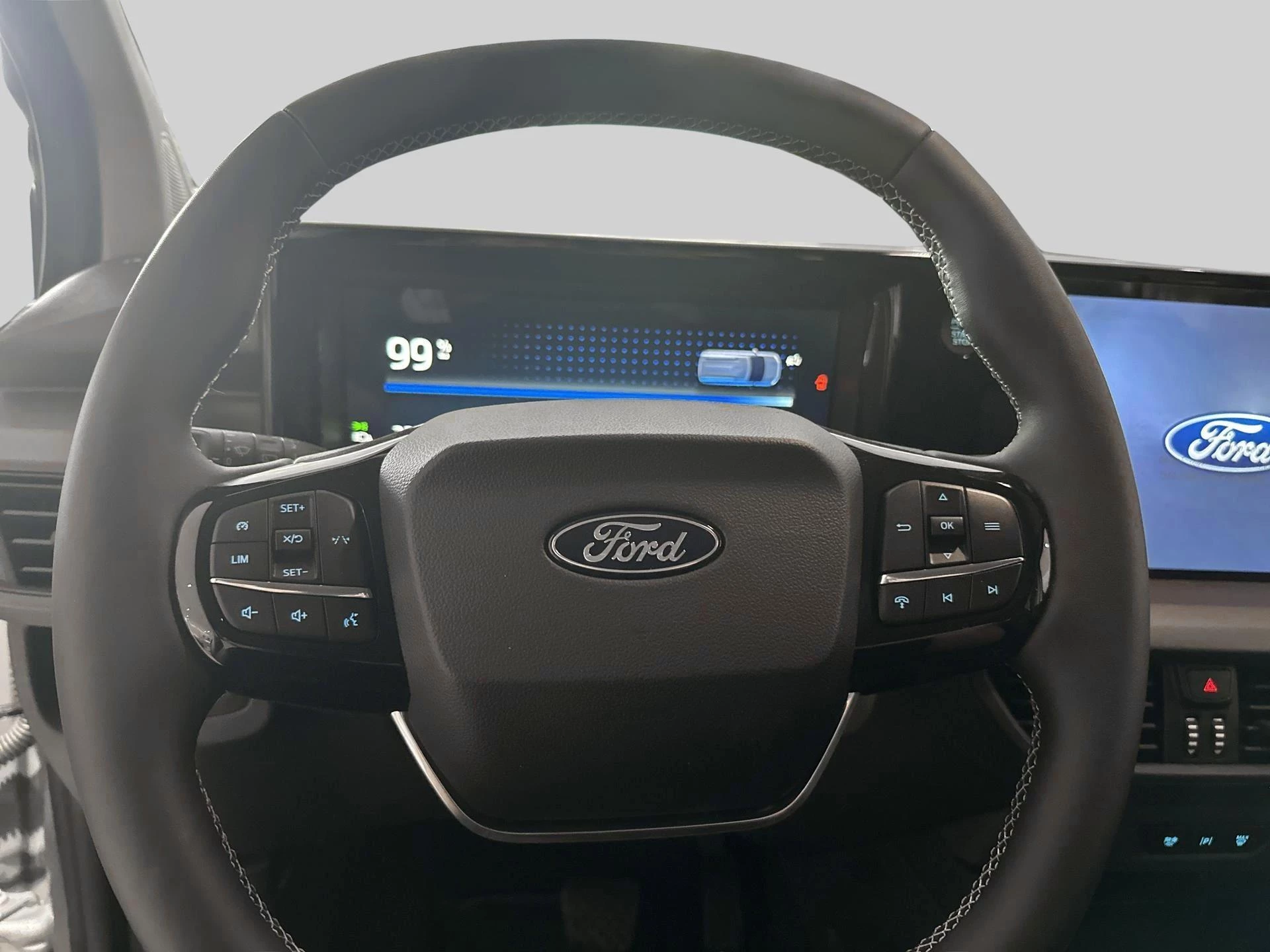 Ford-Tourneo Courier-image-9