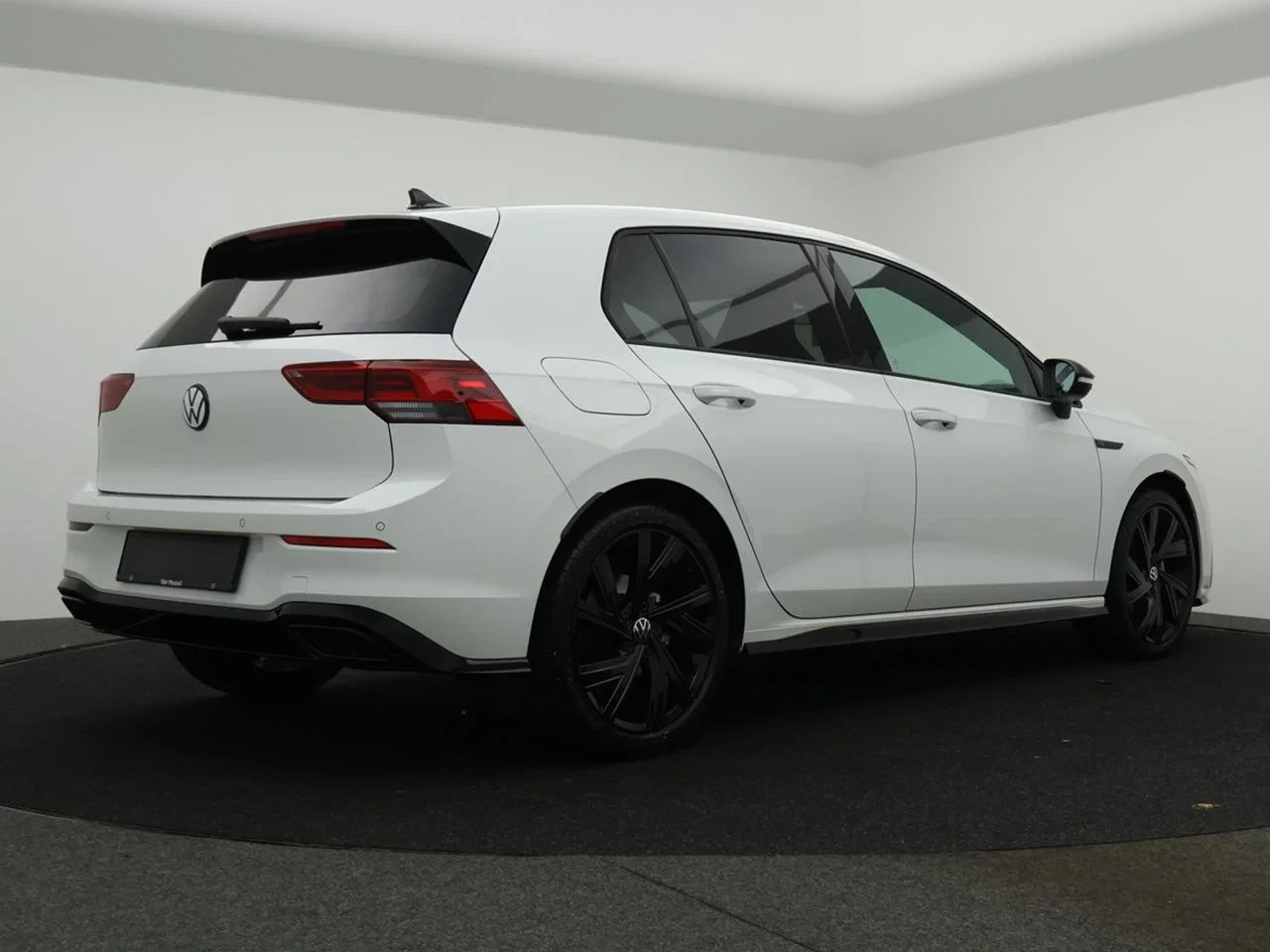 Volkswagen-Golf-image-4
