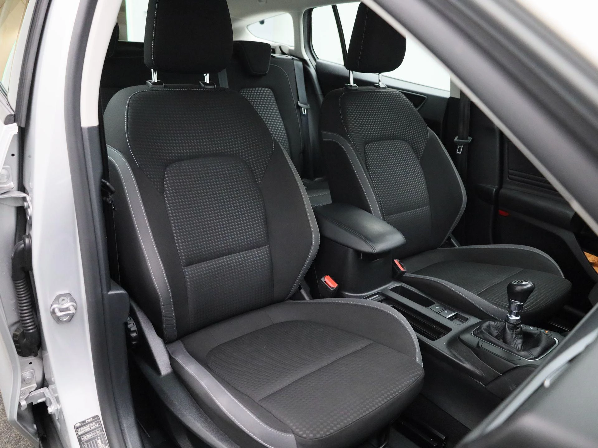 Ford Focus Wagon 1.0 EcoBoost Hybrid Connected