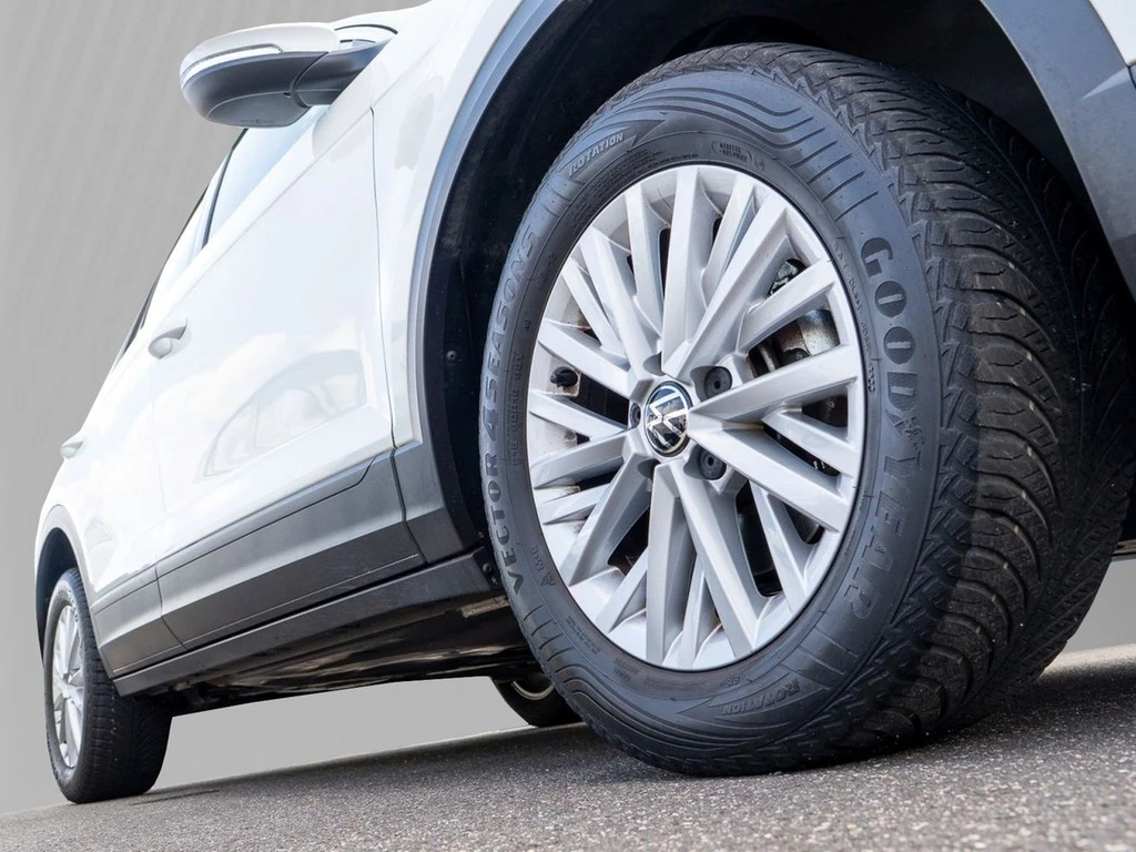 Volkswagen-T-Roc-image-4