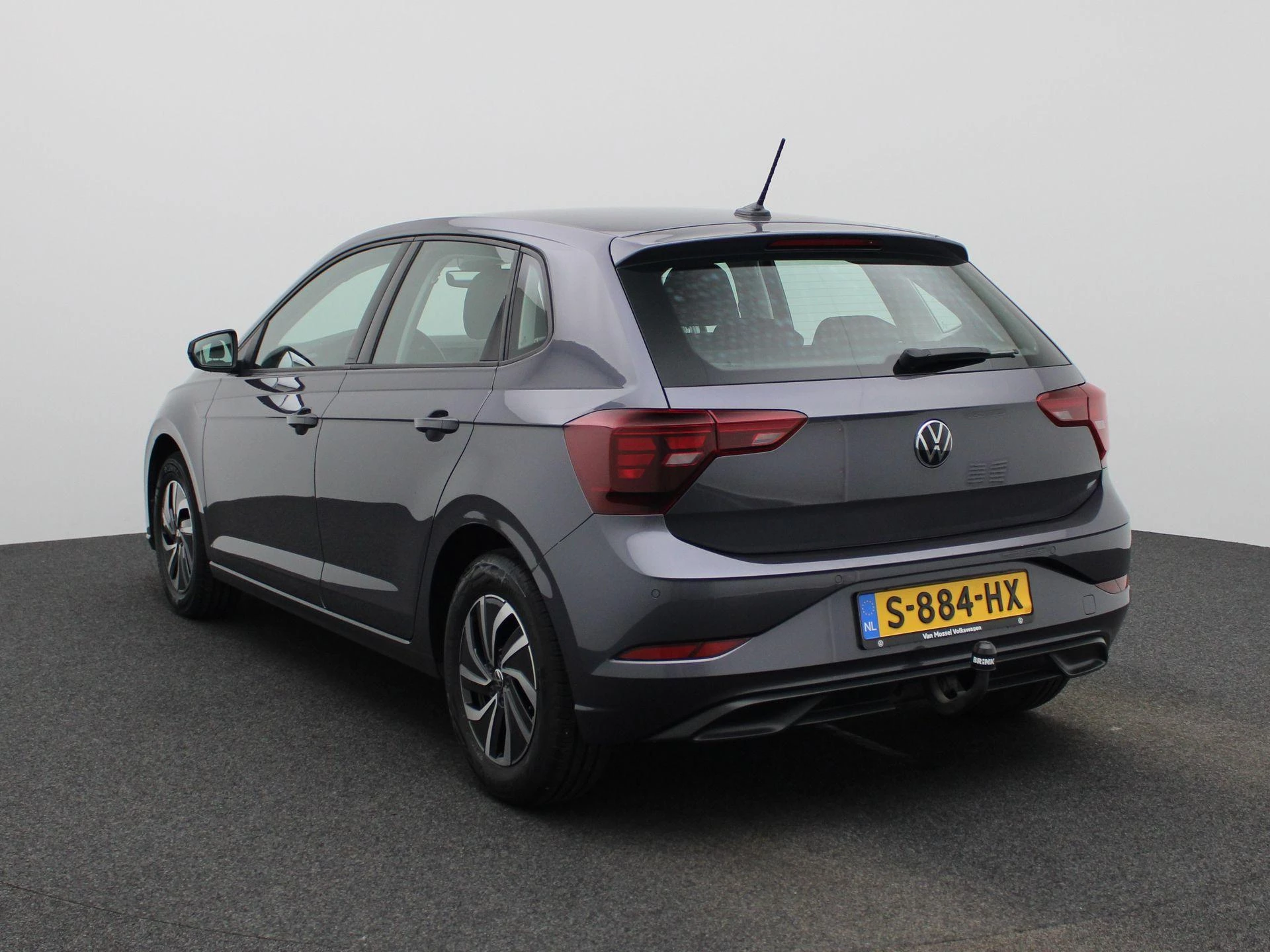 Volkswagen-Polo-image-1