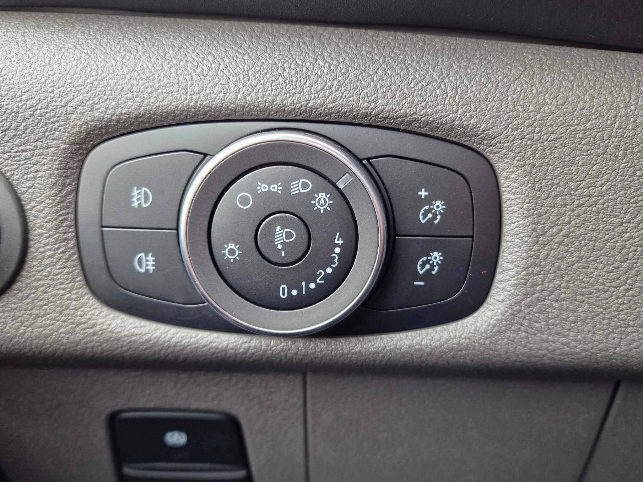 Ford-E-Transit-image-21