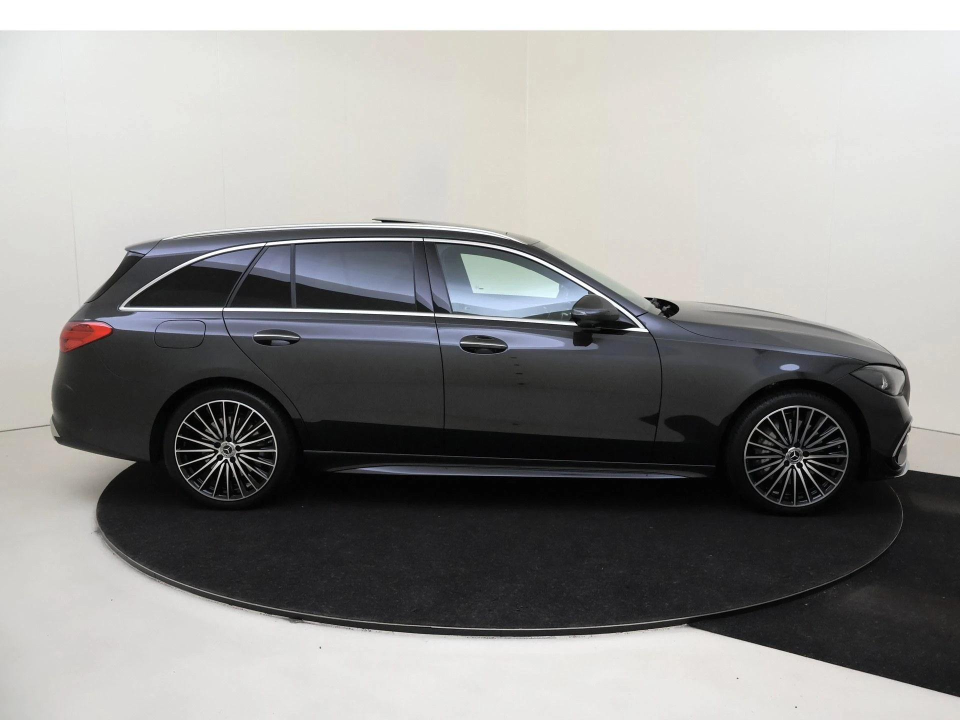 Mercedes-Benz-C-Klasse-image-7