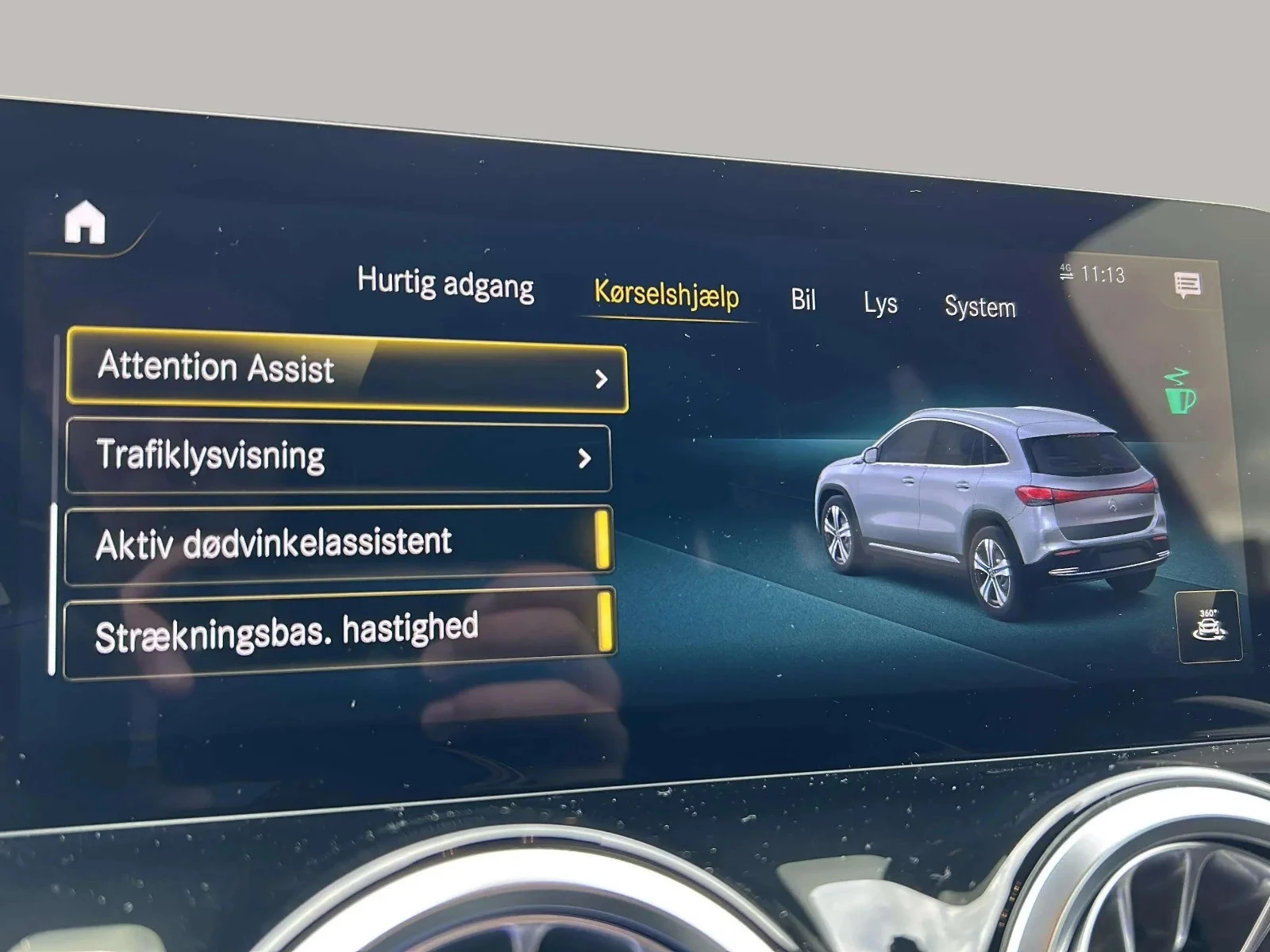 Mercedes-Benz-EQA-image-17