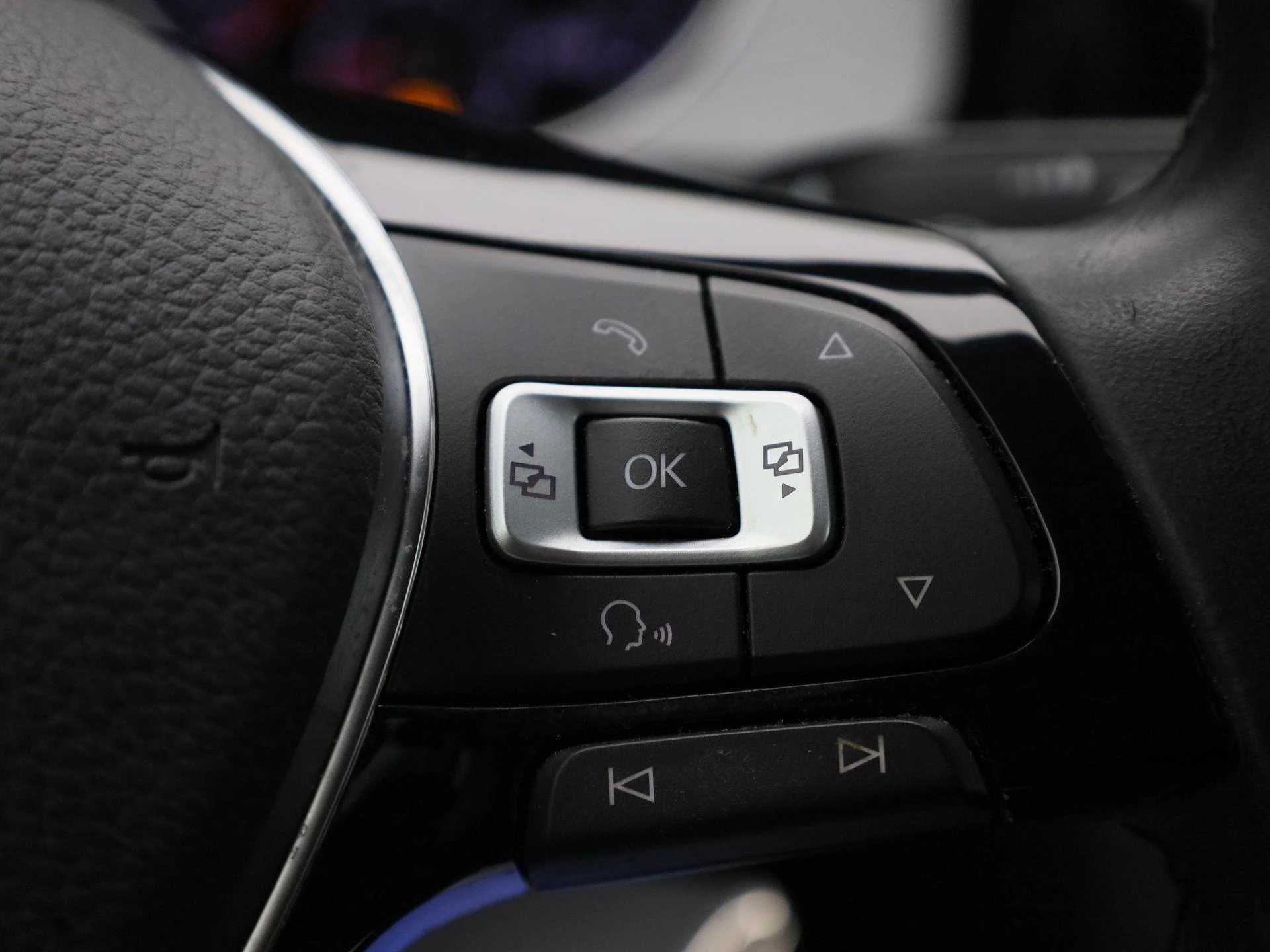 Volkswagen-Golf-image-21