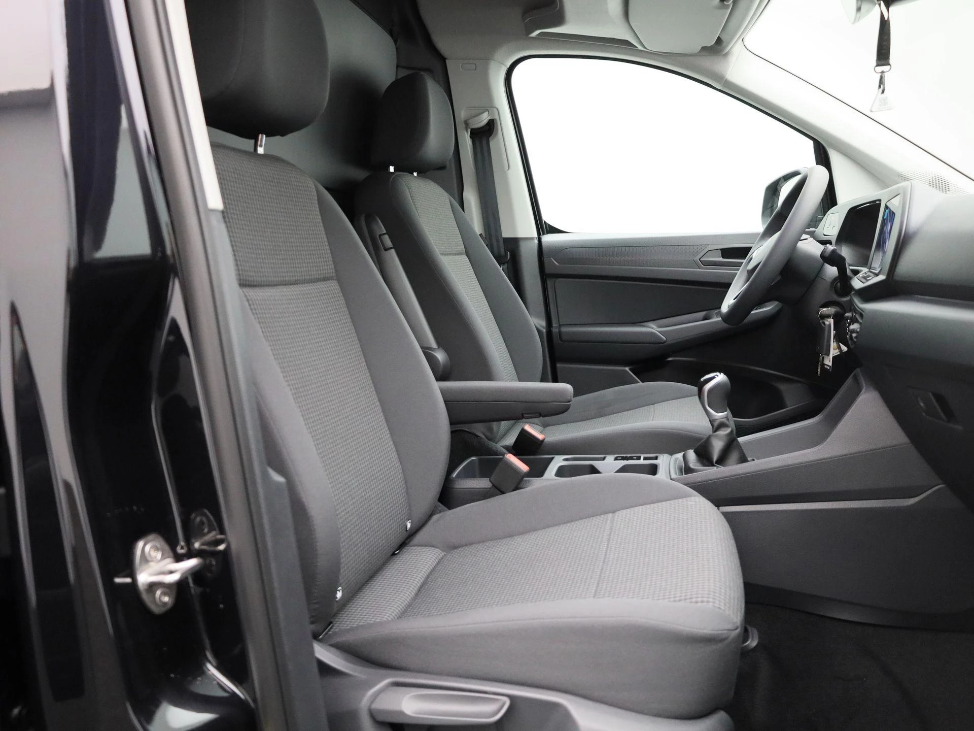 Volkswagen-Caddy-image-32