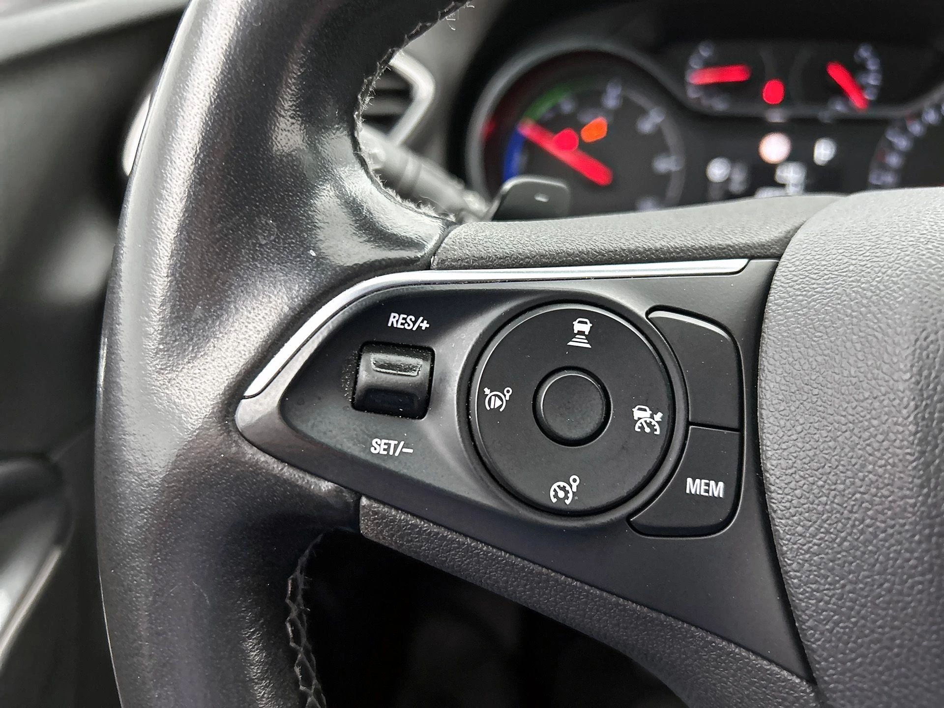 Opel-Grandland X-image-5