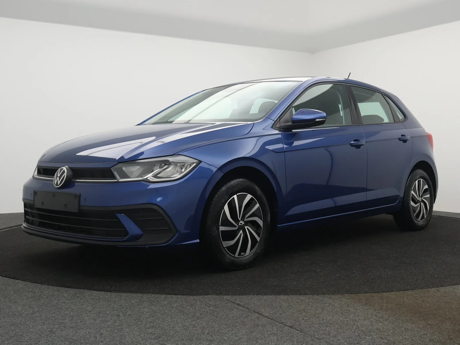 Volkswagen-Polo-image-0